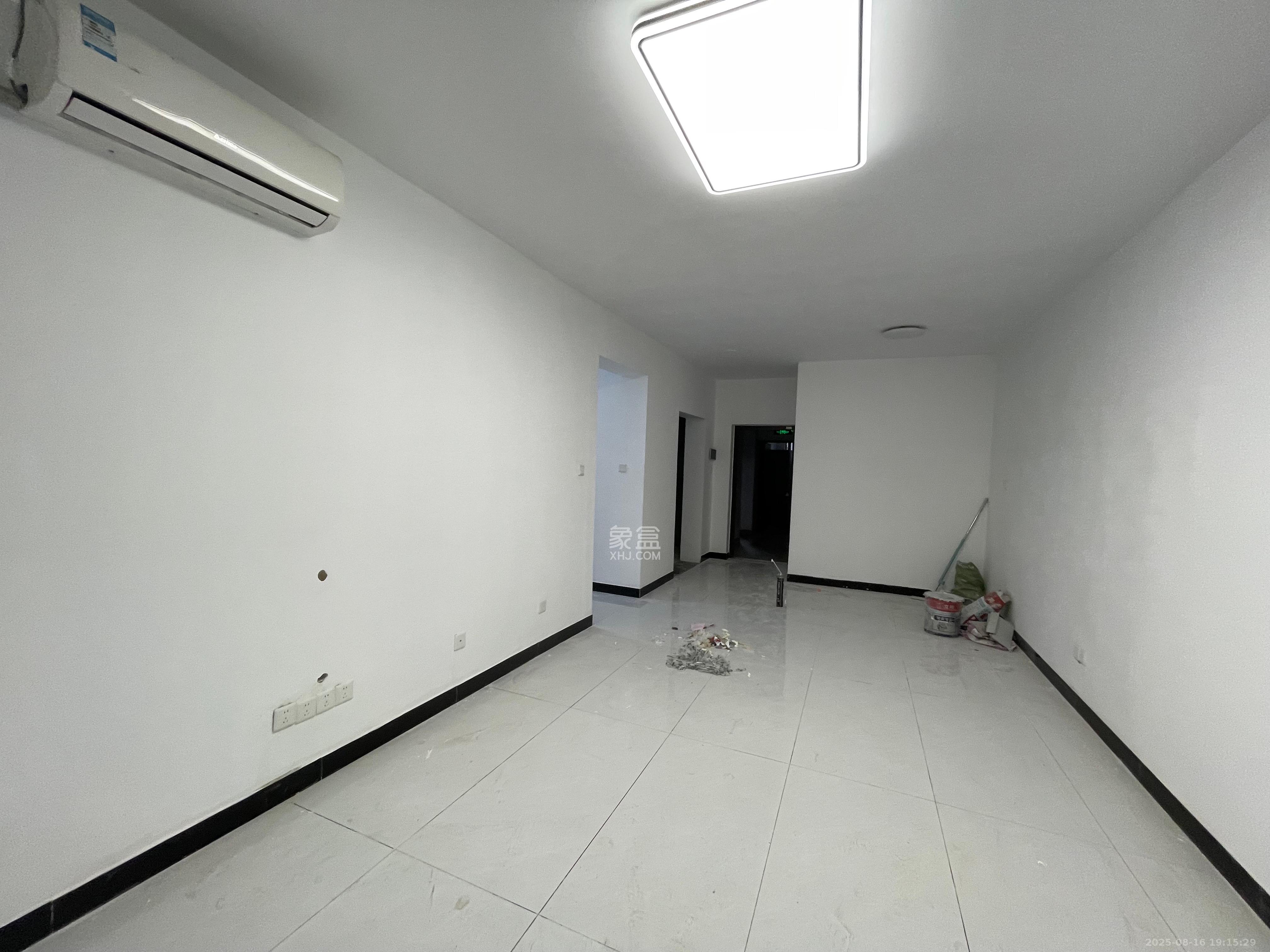中国铁建梅溪青秀一期  3室2厅1卫   2200.00元/月室内图