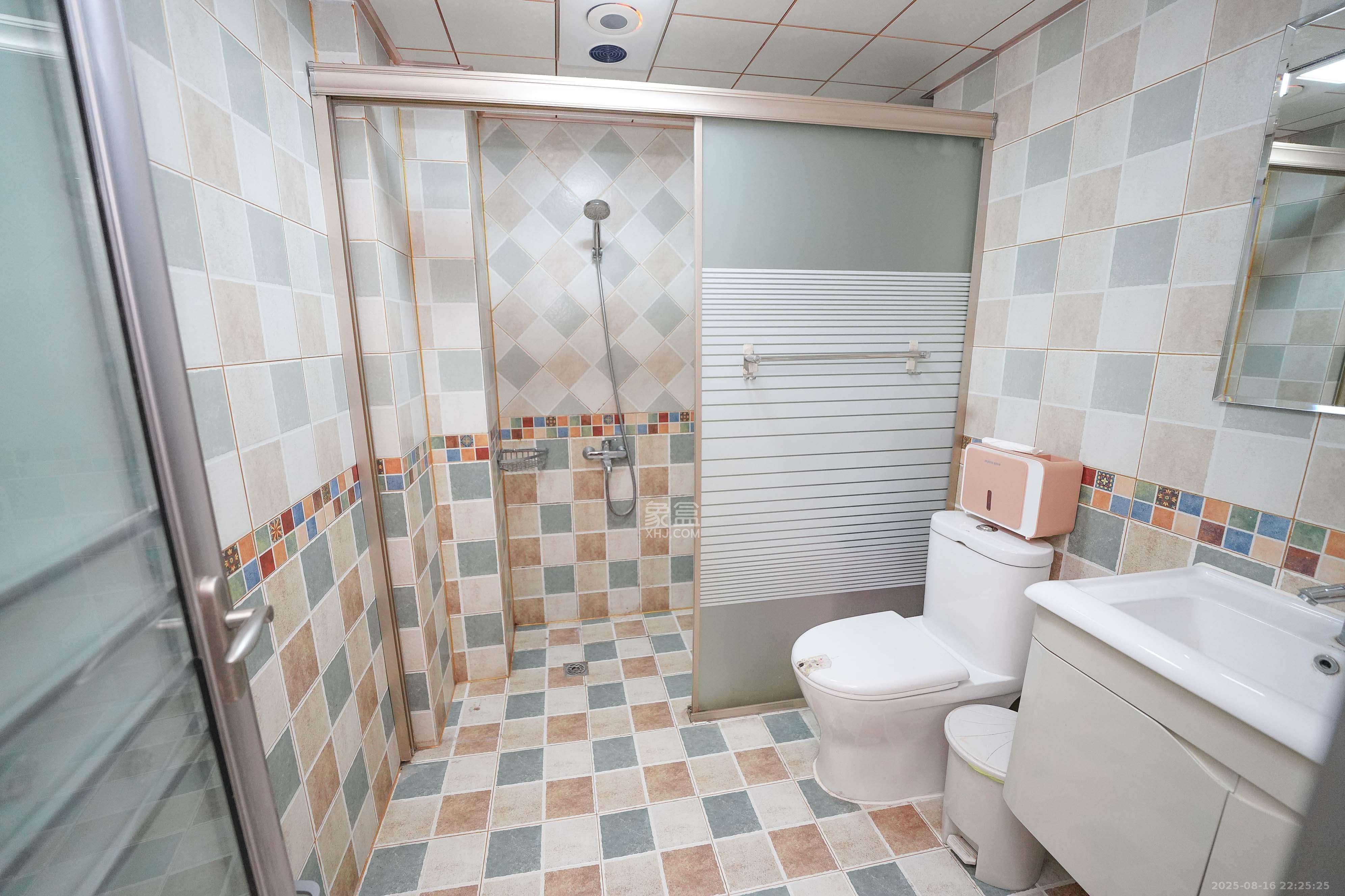 怡海星城  3室2厅1卫    60.0万 怡海星城  3室2厅1卫    60.0万卫生间