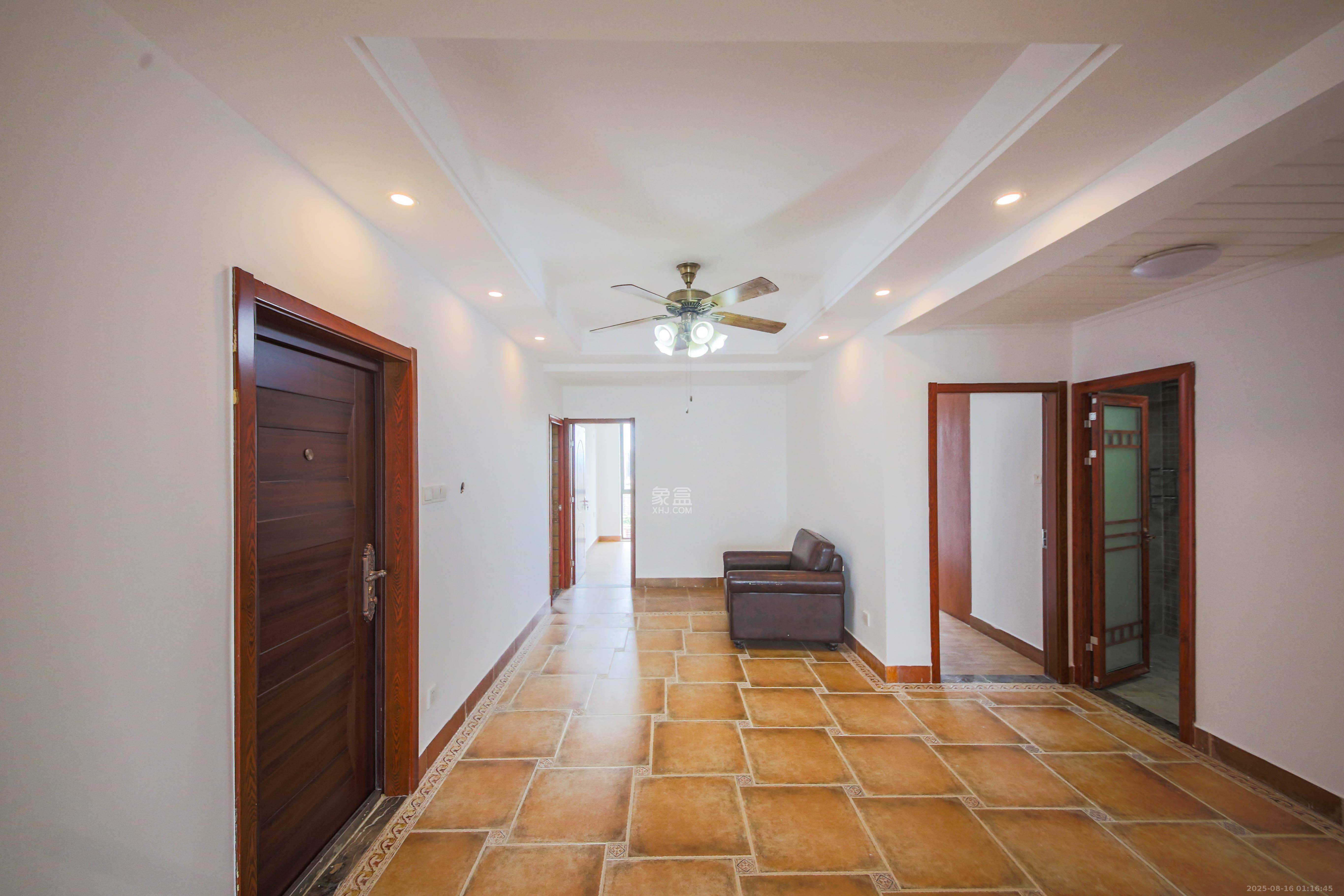 博林金谷  3室2厅2卫    115.0万 博林金谷  3室2厅2卫    115.0万客厅