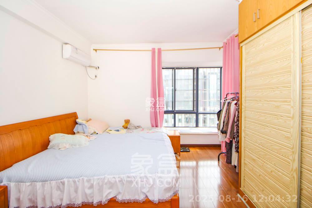 汀湘十里  4室2厅2卫    2400.0元/月 汀湘十里  4室2厅2卫    2400.0元/月室内图