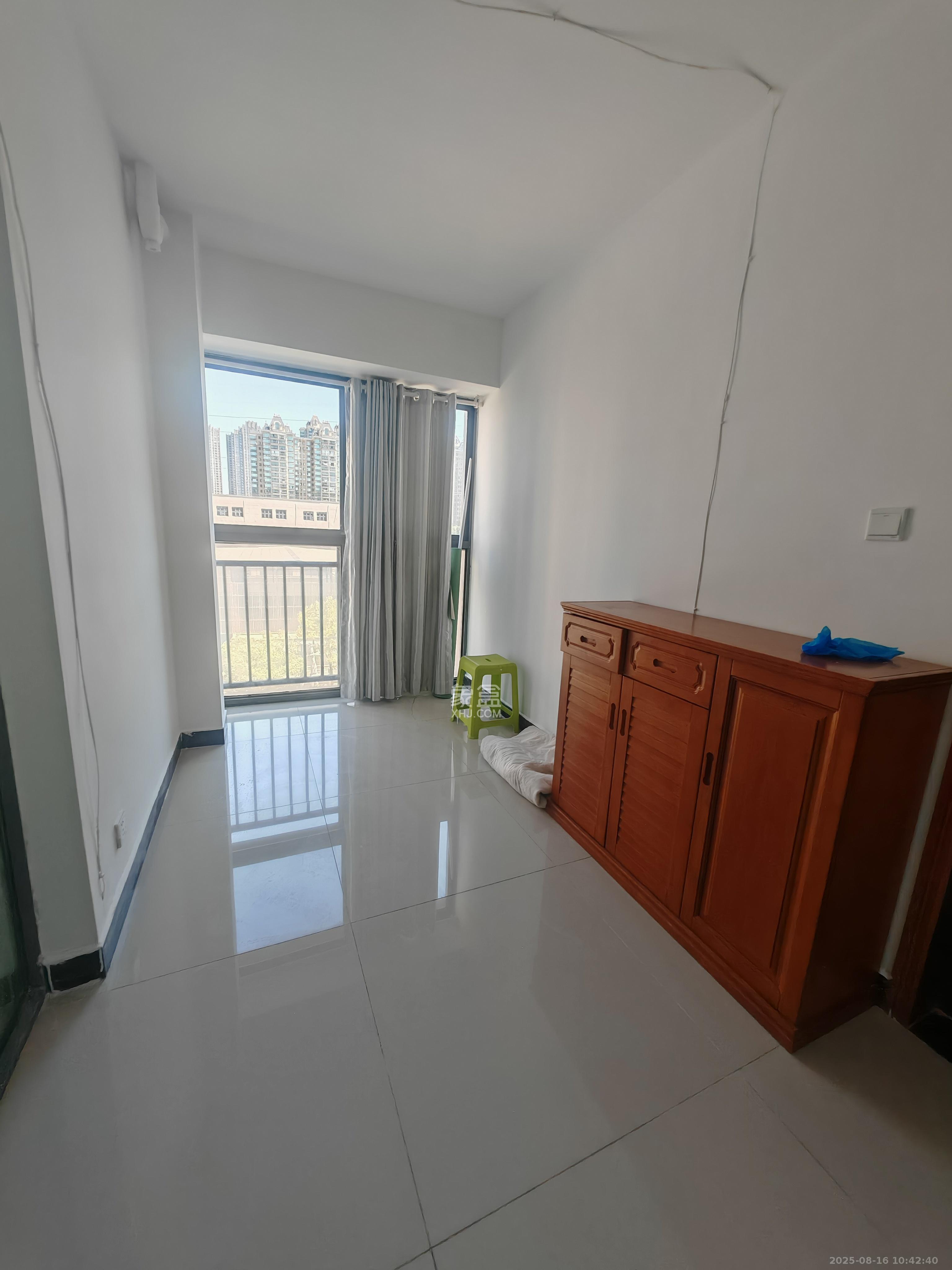 卓越蔚蓝海岸一期 4室2厅2卫 2800.0元/月 卓越蔚蓝海岸一期 4室2厅2卫 2800.0元/月室内图