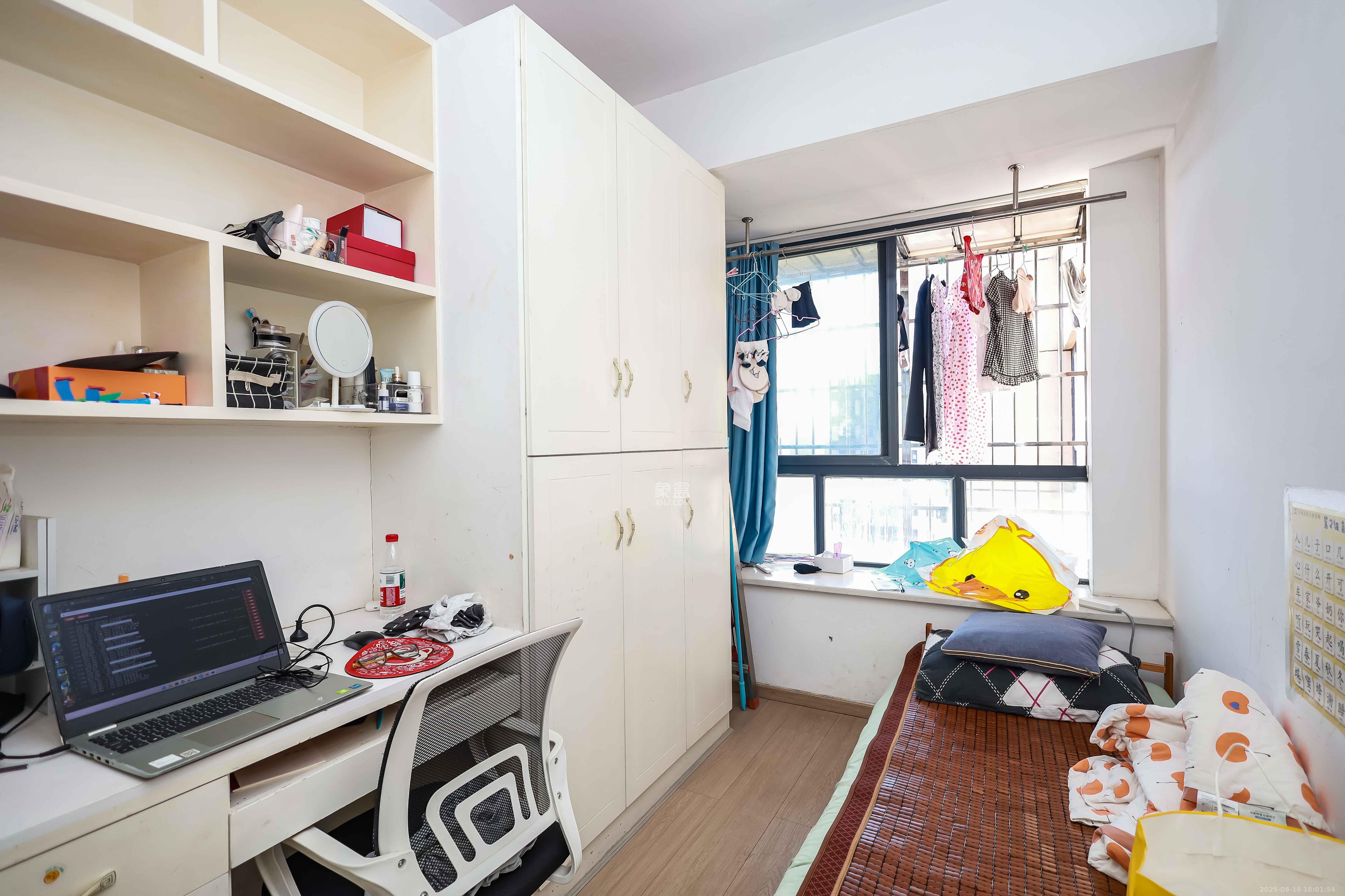 长房时代城  3室2厅1卫    94.0万 长房时代城  3室2厅1卫    94.0万卧室