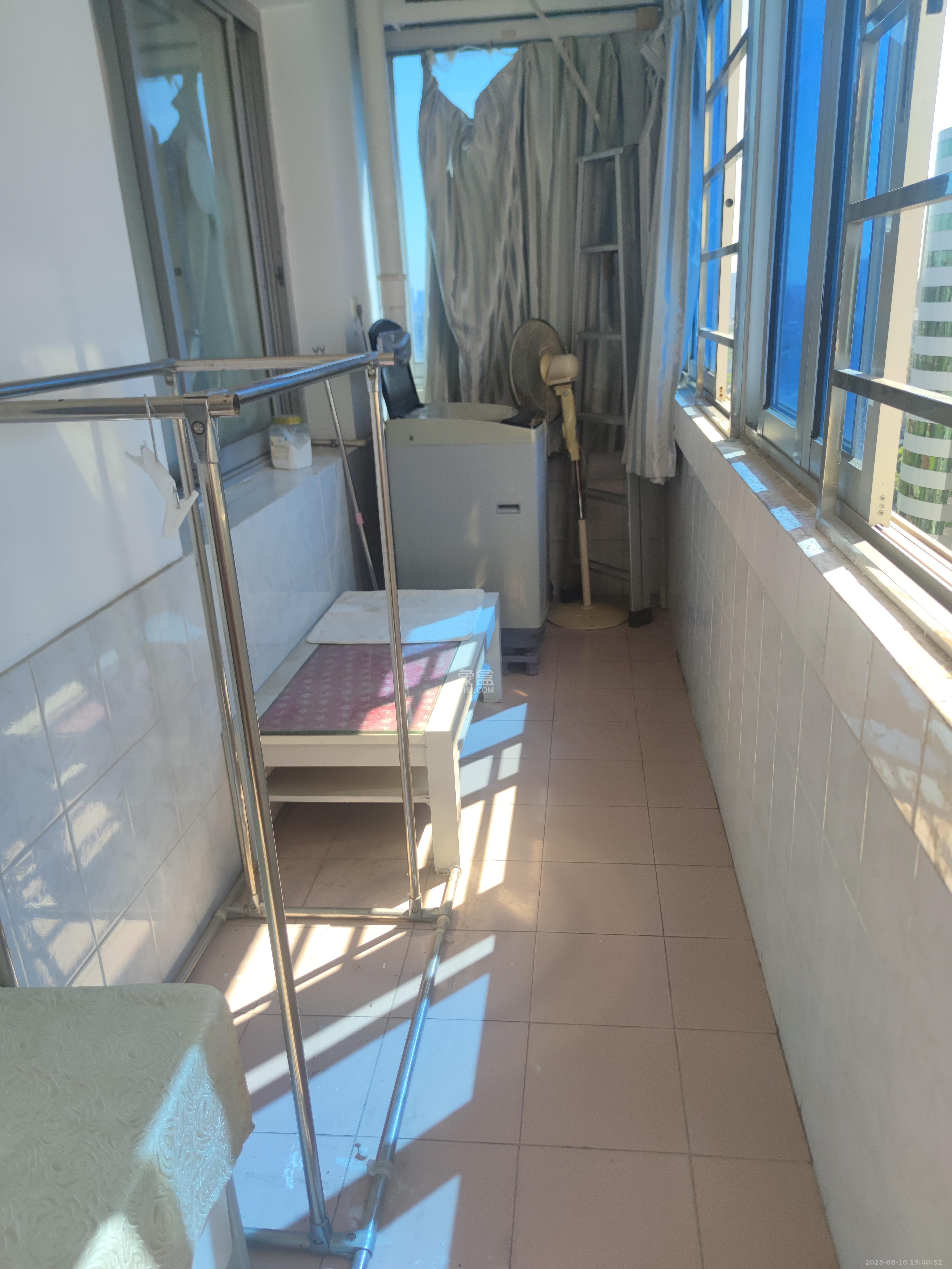 长沙市烟草专卖局单位宿舍 1室0厅0卫 2500.0元/月 长沙市烟草专卖局单位宿舍 1室0厅0卫 2500.0元/月室内图