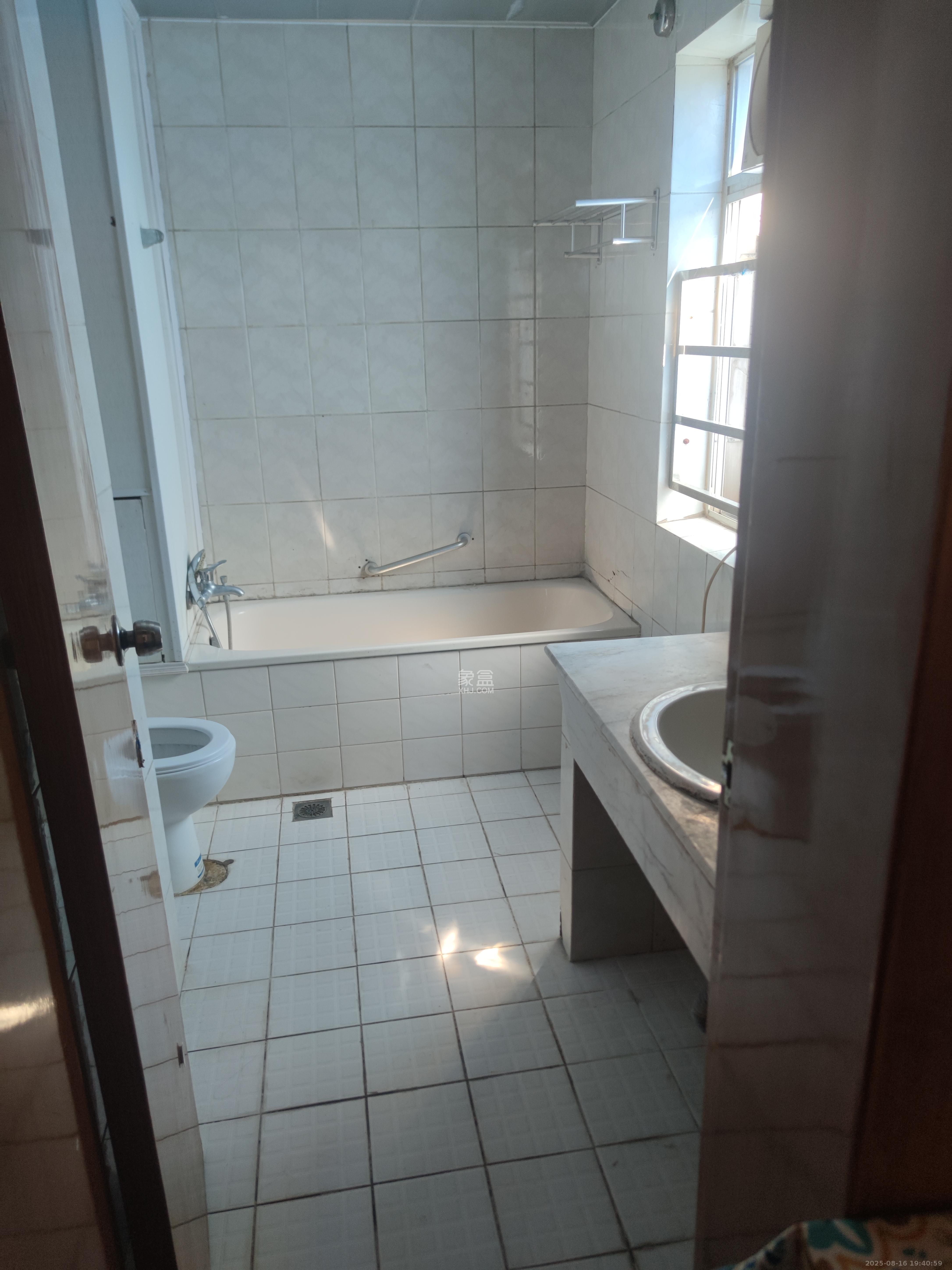 长沙市烟草专卖局单位宿舍 1室0厅0卫 2500.0元/月 长沙市烟草专卖局单位宿舍 1室0厅0卫 2500.0元/月室内图