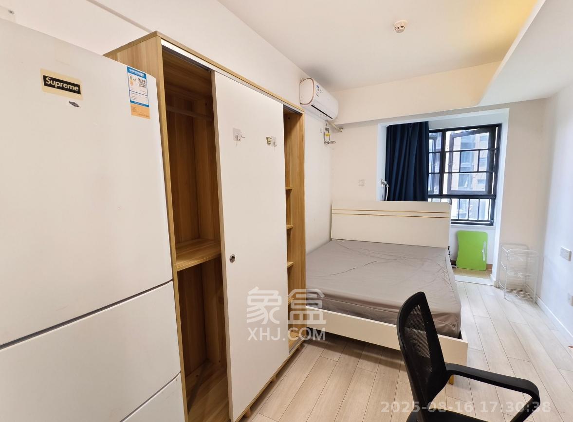 万科金域缇香  1室1厅1卫    1300.0元/月 万科金域缇香  1室1厅1卫    1300.0元/月