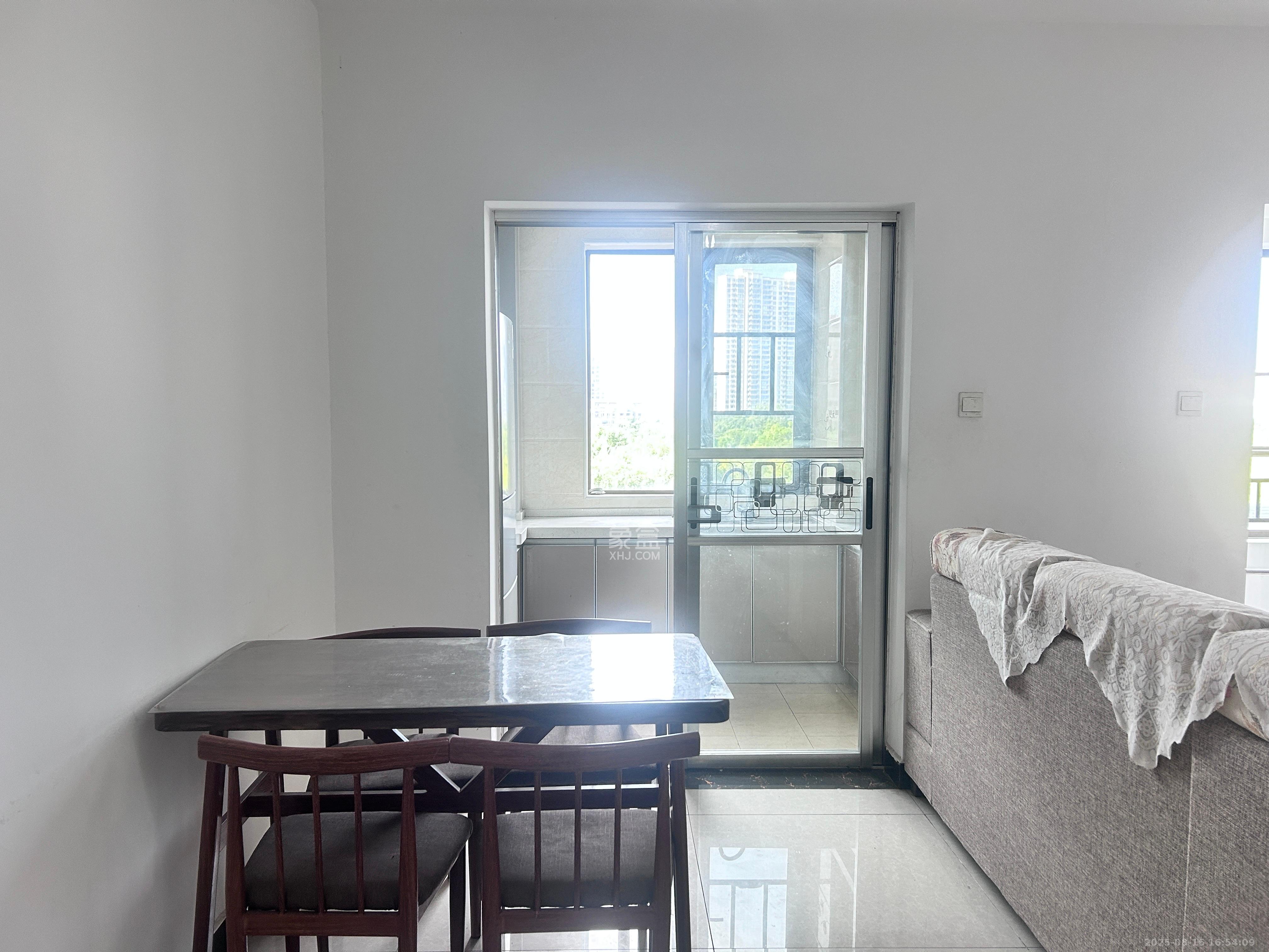 洋湖18克拉(旷远洋湖18克拉)  4室2厅2卫    3600.0元/月 洋湖18克拉(旷远洋湖18克拉)  4室2厅2卫    3600.0元/月室内图