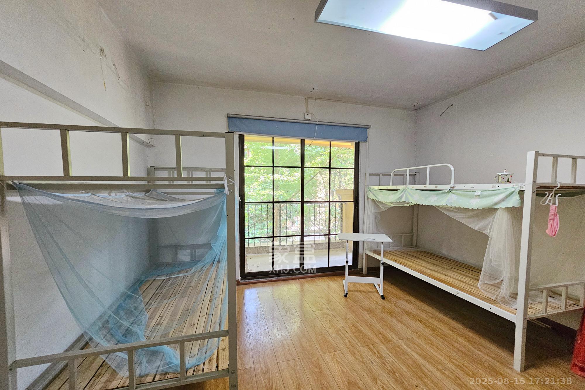 融科檀香山(融科紫檀、香山国际) 4室2厅1卫 4000.0元/月 融科檀香山(融科紫檀、香山国际) 4室2厅1卫 4000.0元/月室内图