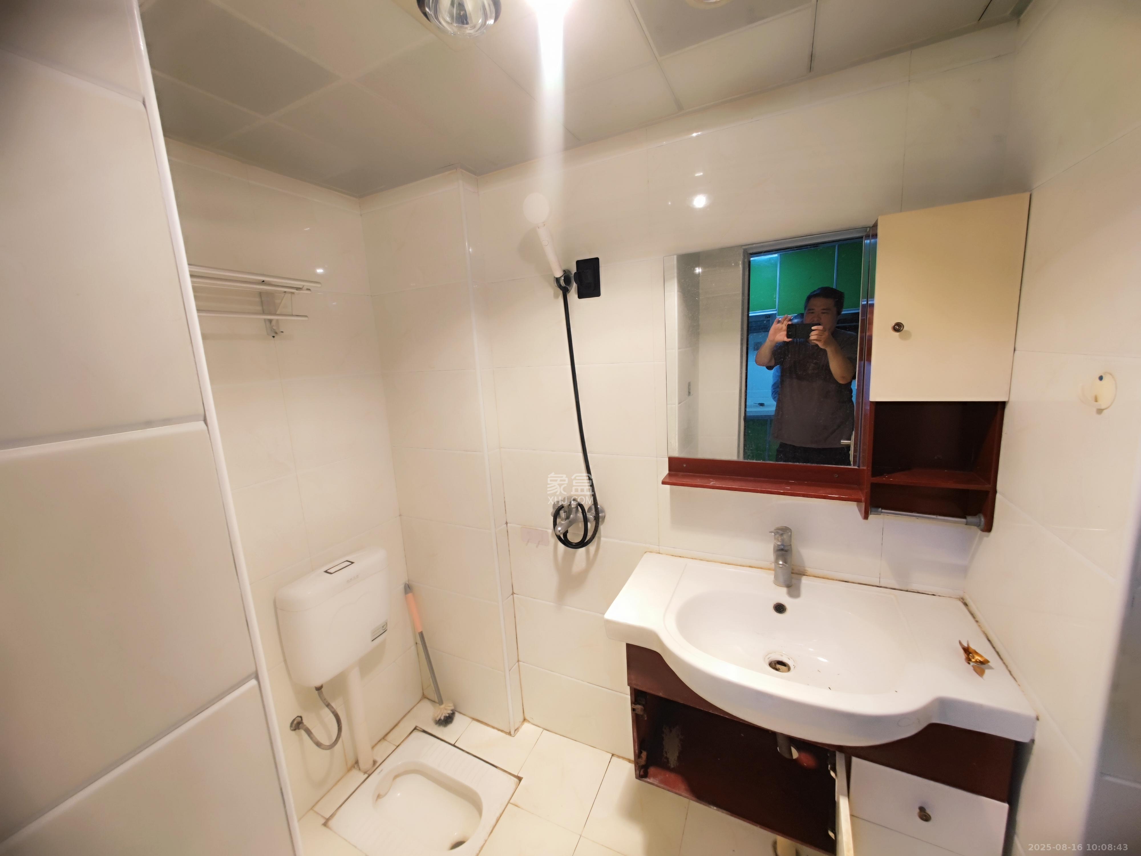 时代公馆 1室1厅1卫 1300.0元/月 时代公馆 1室1厅1卫 1300.0元/月室内图