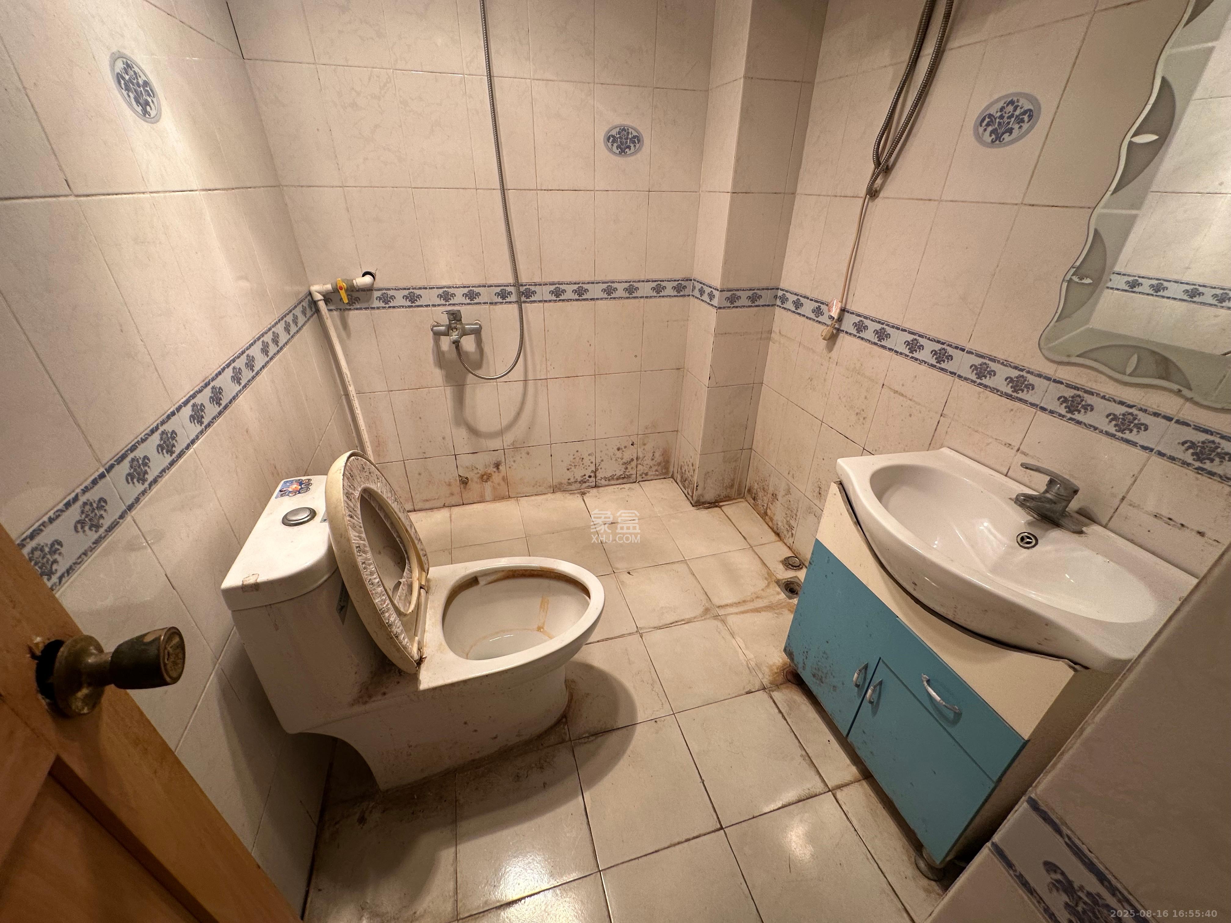 南建公寓 3室1厅2卫 1800.0元/月 南建公寓 3室1厅2卫 1800.0元/月室内图