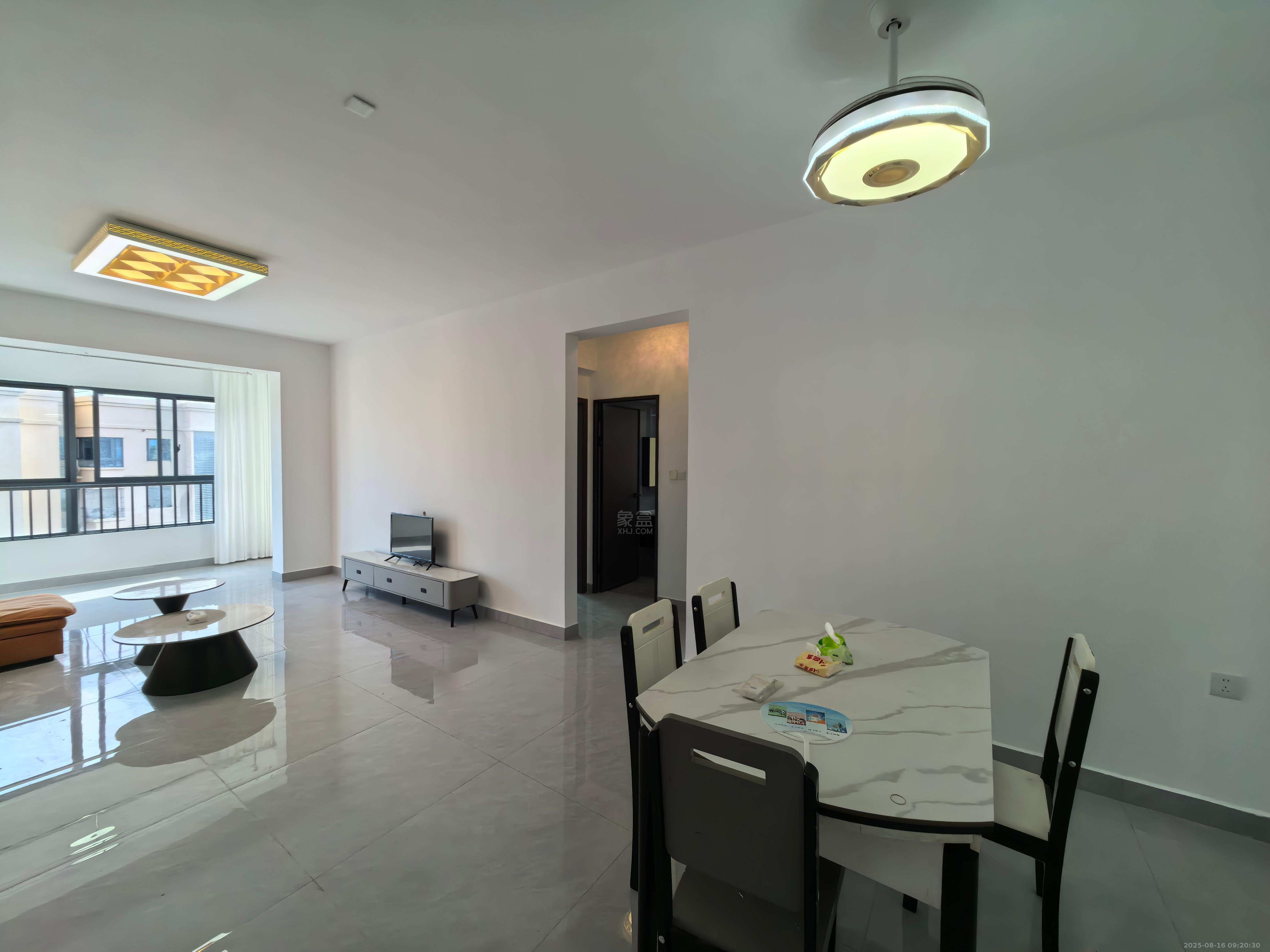 华晨藏龙湾 3室2厅2卫 1800.0元/月 华晨藏龙湾 3室2厅2卫 1800.0元/月室内图