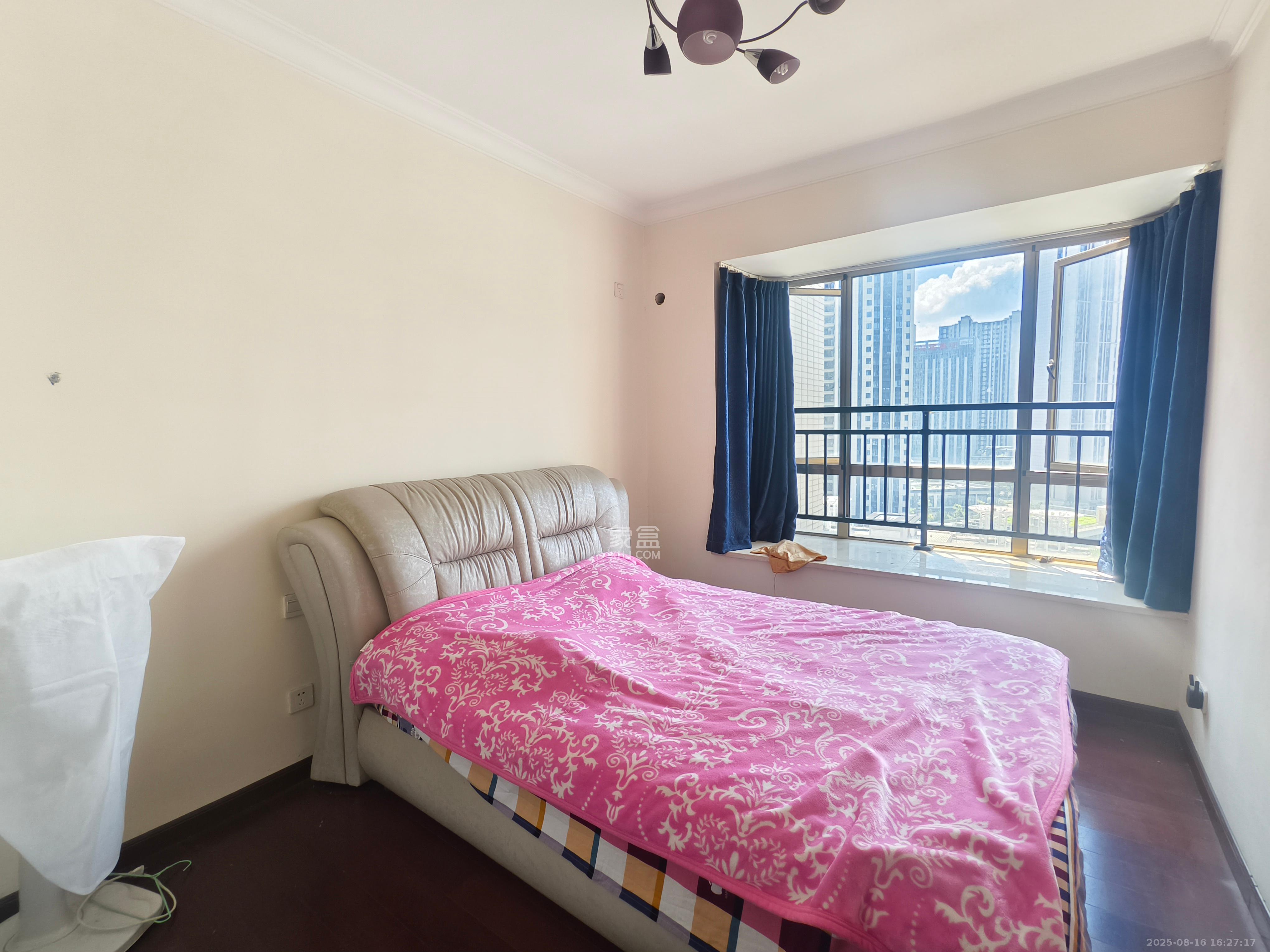 江山帝景雅典  3室2厅2卫    3000.0元/月室内图