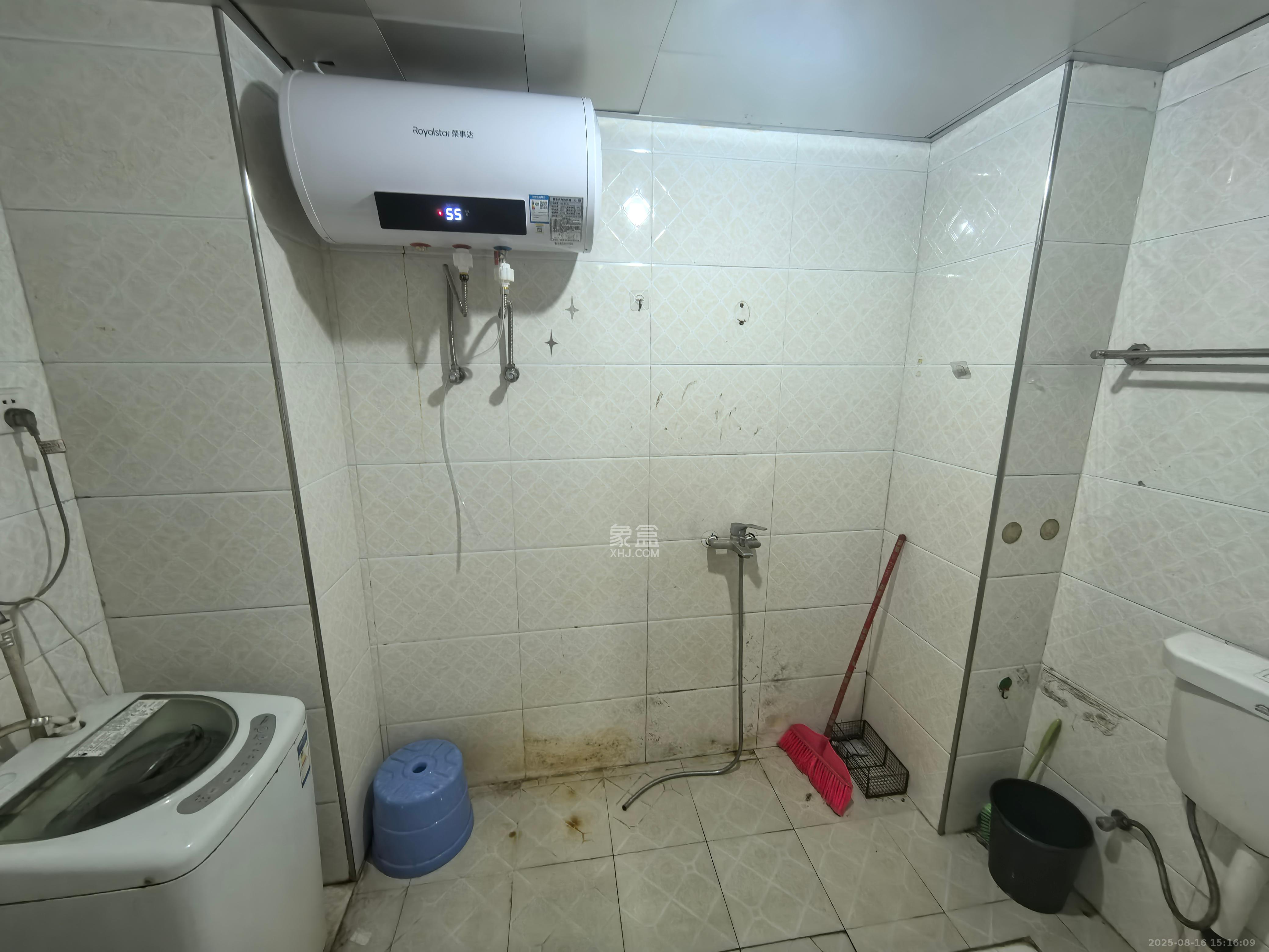 蝴蝶谷  1室1厅1卫    1200.0元/月室内图