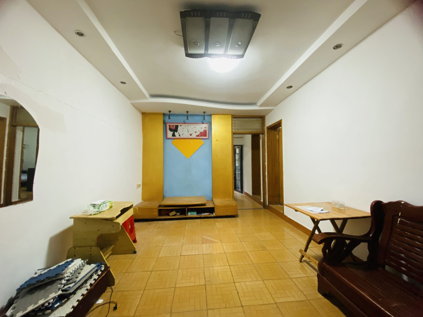 建设小区(建设新村) 3室2厅1卫 18.8万 建设小区(建设新村) 3室2厅1卫 18.8万室内图