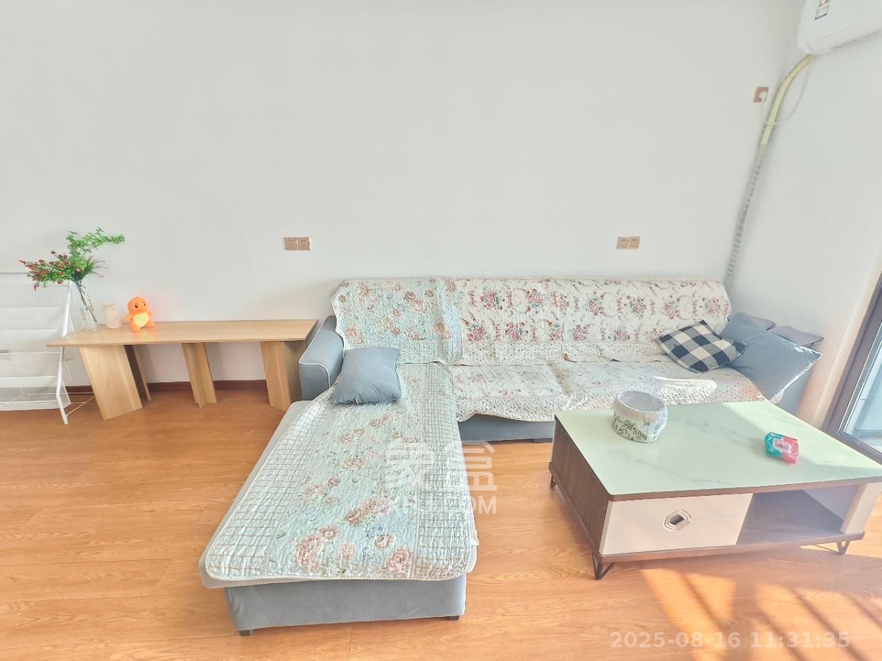 卓越浅水湾  3室2厅2卫    2800.0元/月 卓越浅水湾  3室2厅2卫    2800.0元/月室内图