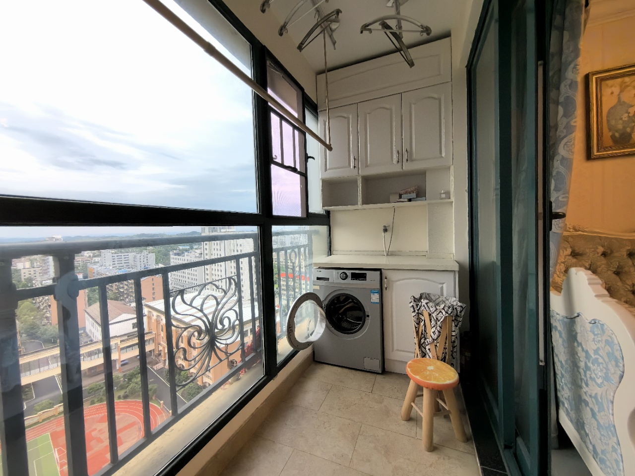 恒大绿洲  2室2厅1卫    48.8万客厅