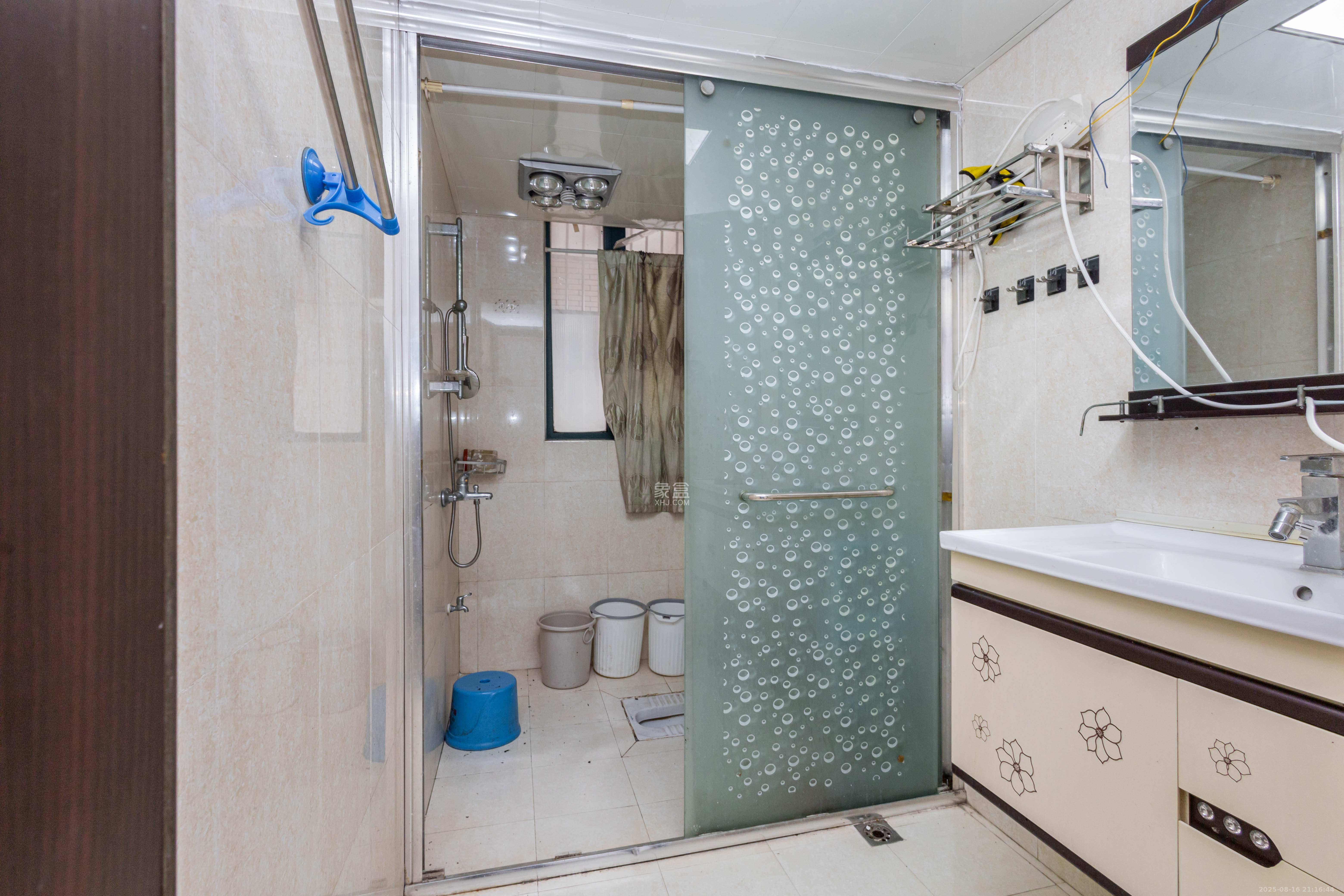 华天LOHO小镇  3室2厅2卫    53.0万 华天LOHO小镇  3室2厅2卫    53.0万卫生间