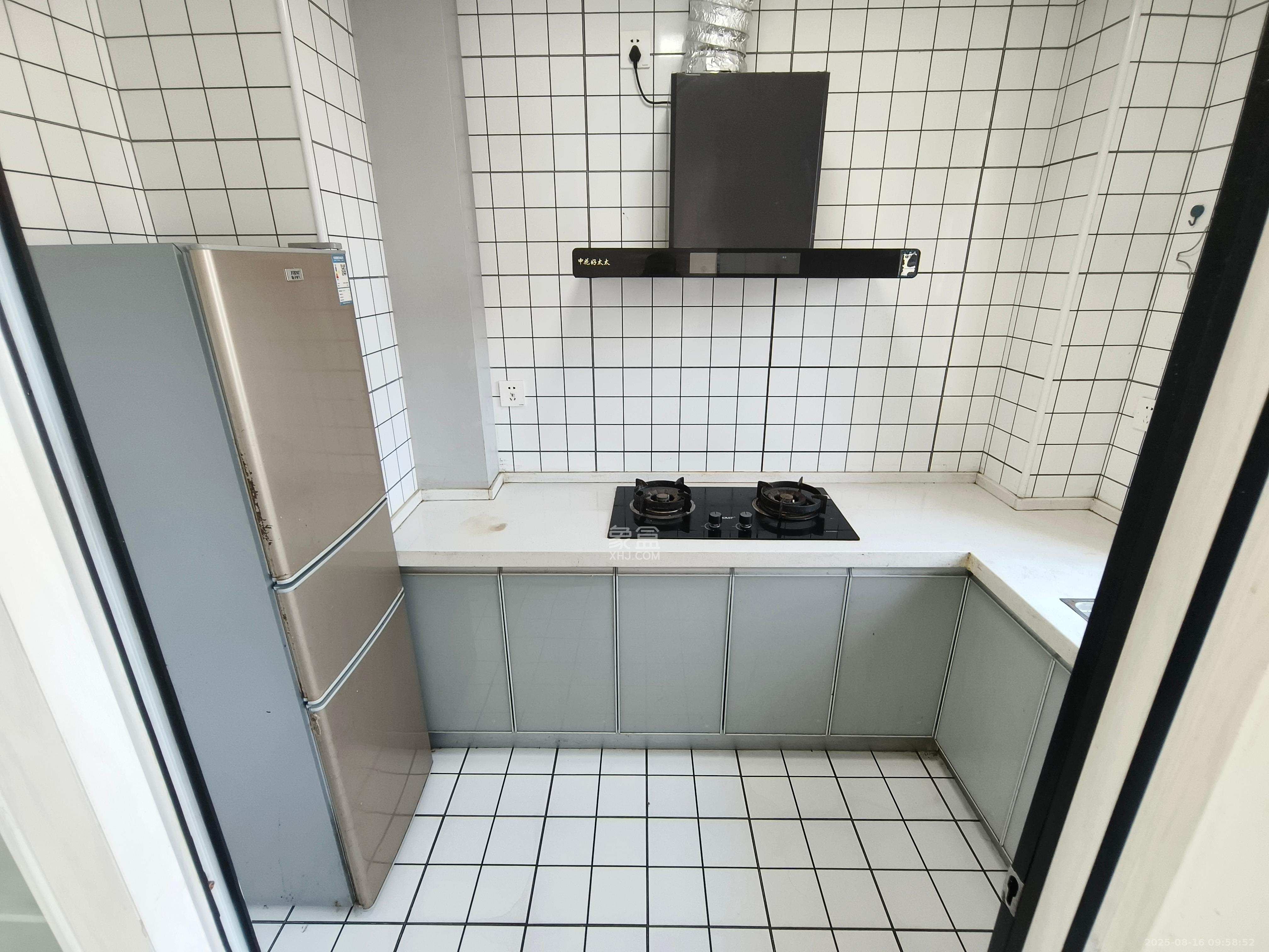 勤诚达境界城  4室2厅2卫    2500.0元/月室内图