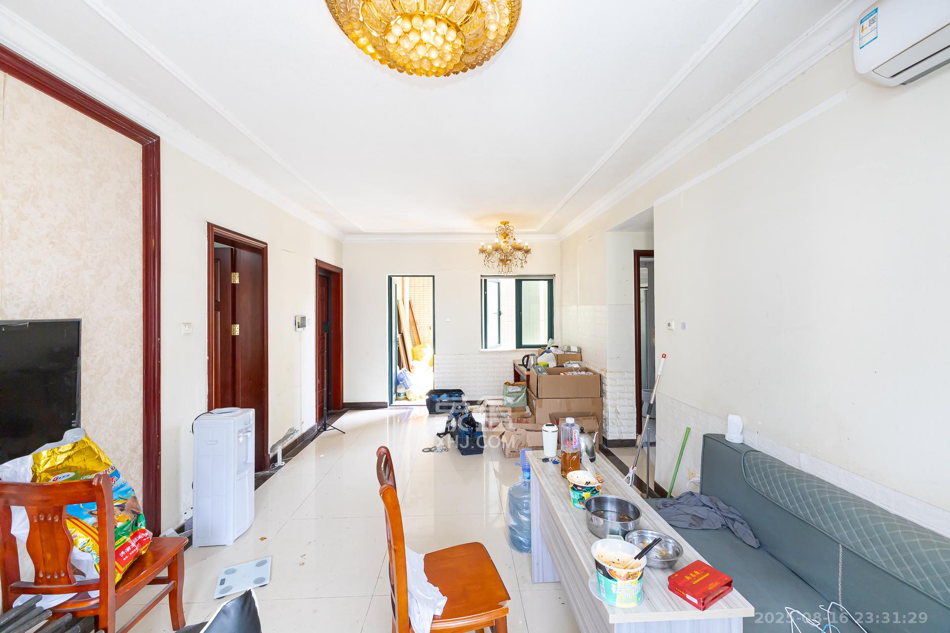 恒大名都 3室2厅1卫 60.0万 恒大名都 3室2厅1卫 60.0万客厅