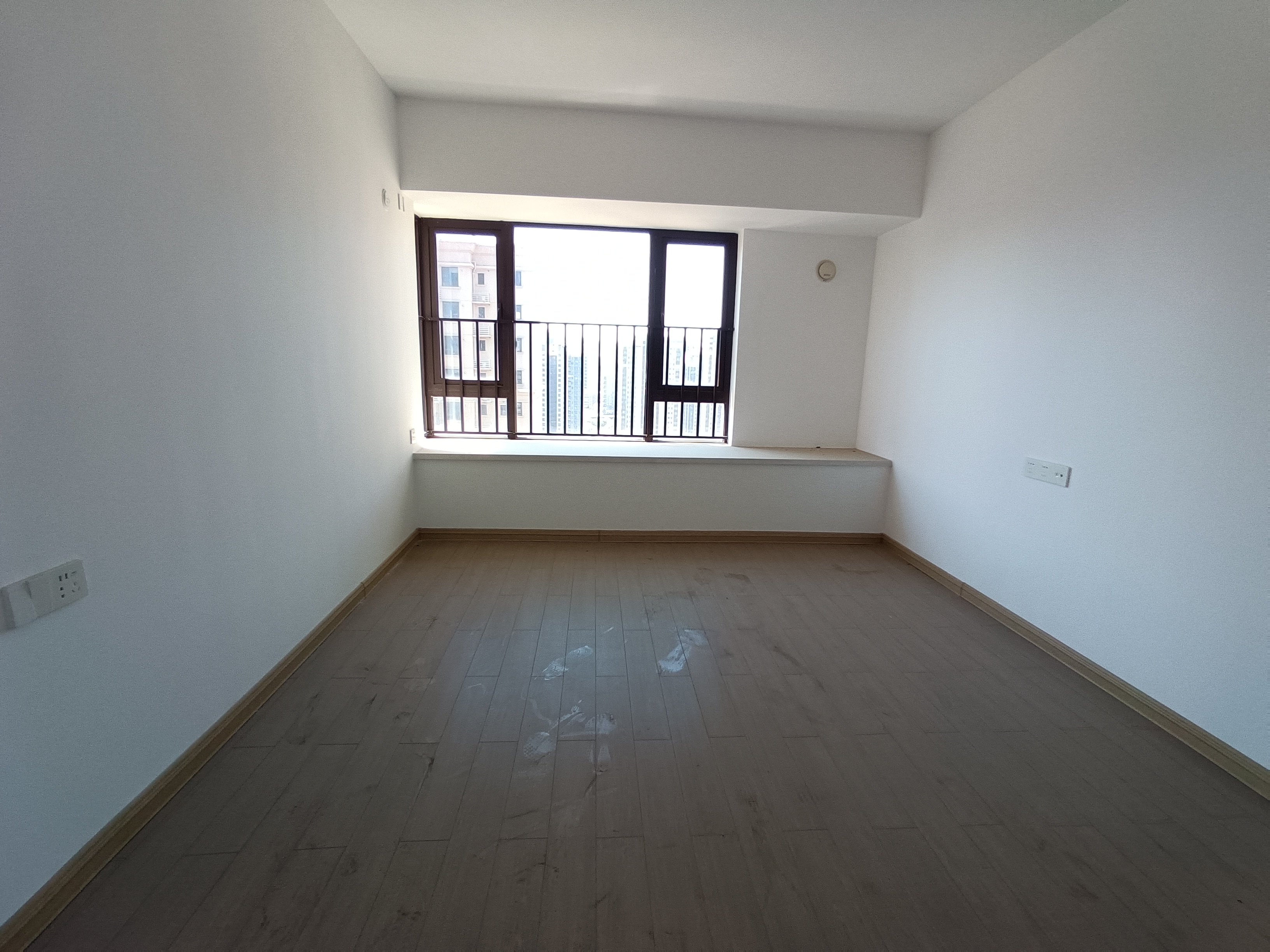 美的翰城  4室2厅2卫    115.0万 美的翰城  4室2厅2卫    115.0万室内图