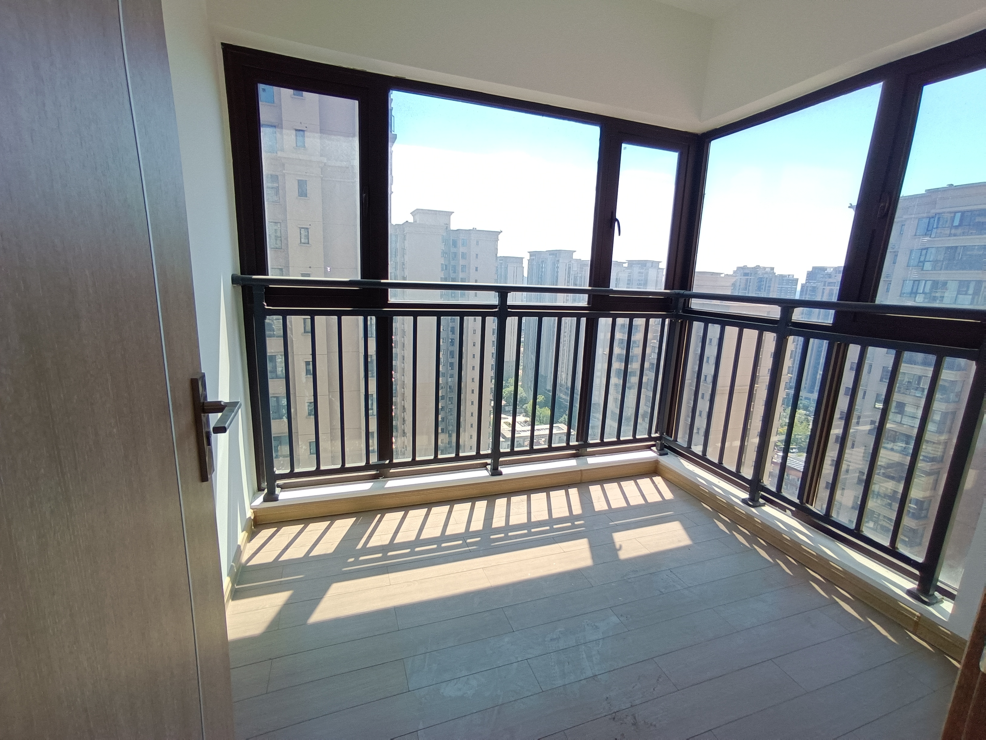 美的翰城  4室2厅2卫    115.0万 美的翰城  4室2厅2卫    115.0万室内图