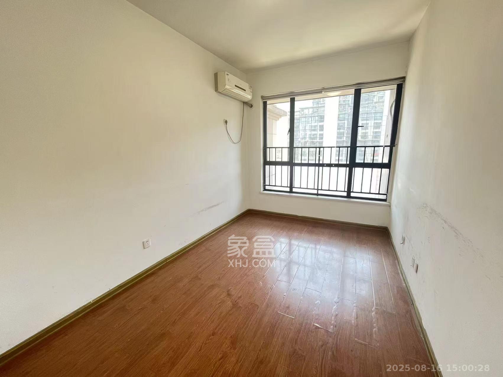 湘腾城市广场  3室1厅1卫    3500.0元/月 湘腾城市广场  3室1厅1卫    3500.0元/月室内图