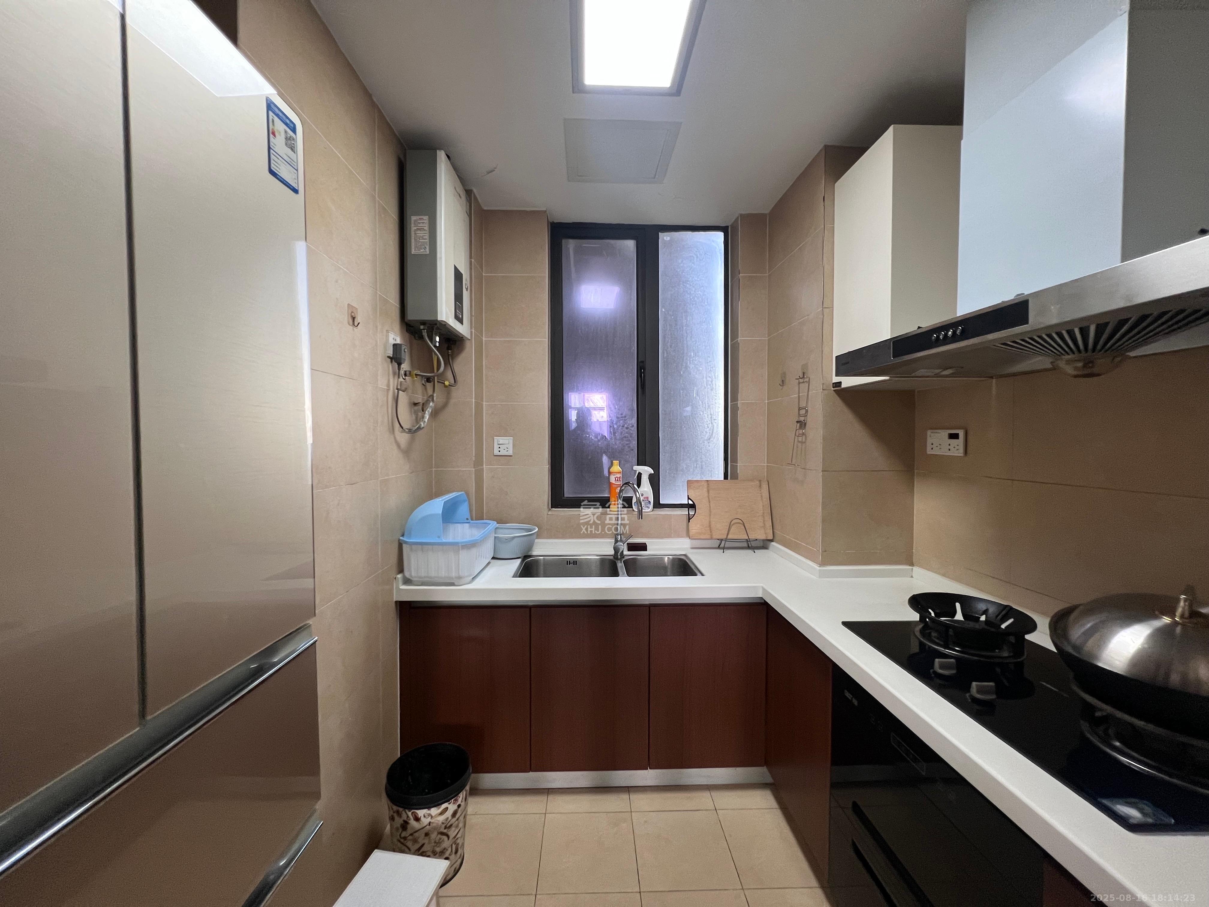 旺德府恺悦国际  2室2厅2卫    2100.0元/月室内图