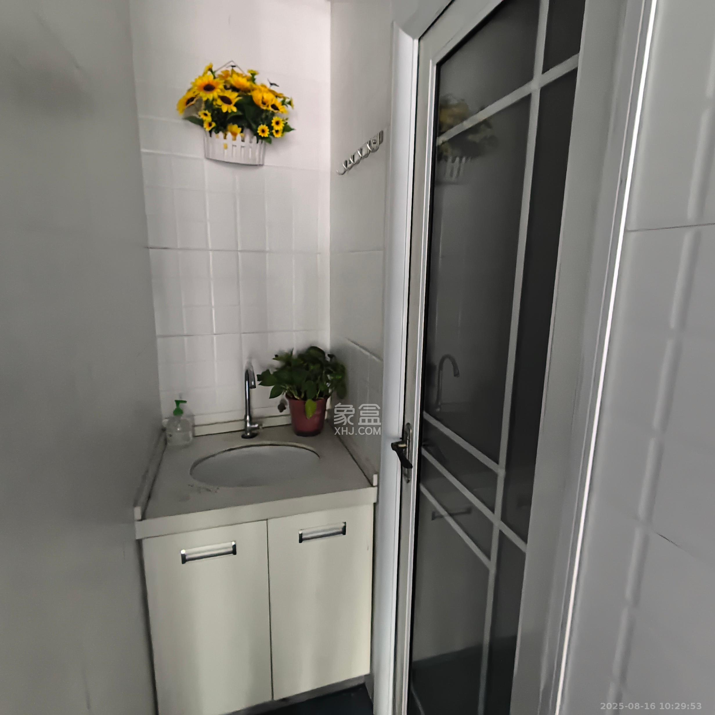 高鑫麓城   100.0㎡      5000.0元/月室内图