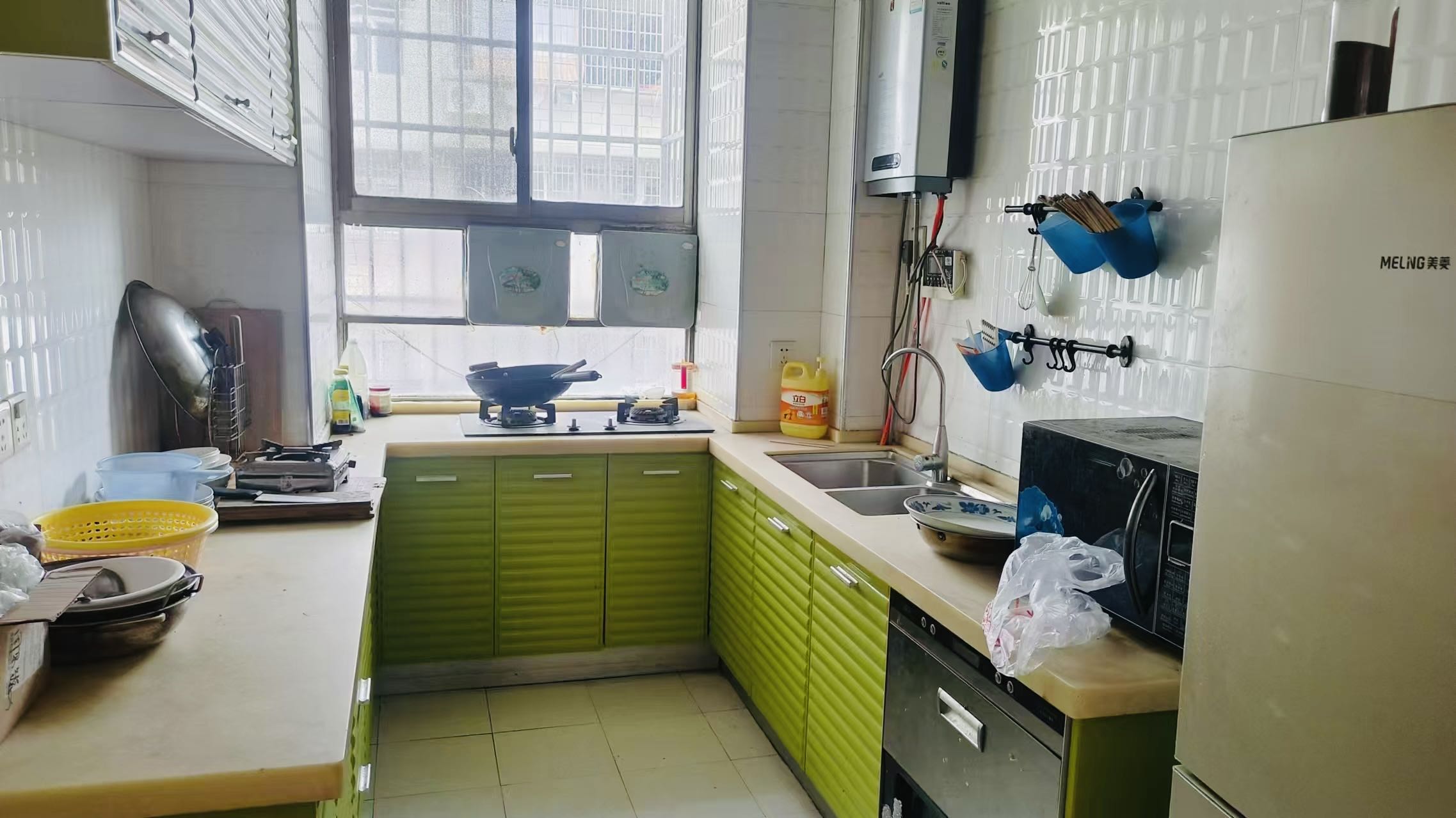 资江新城 3室2厅1卫 1300.0元/月 资江新城 3室2厅1卫 1300.0元/月室内图