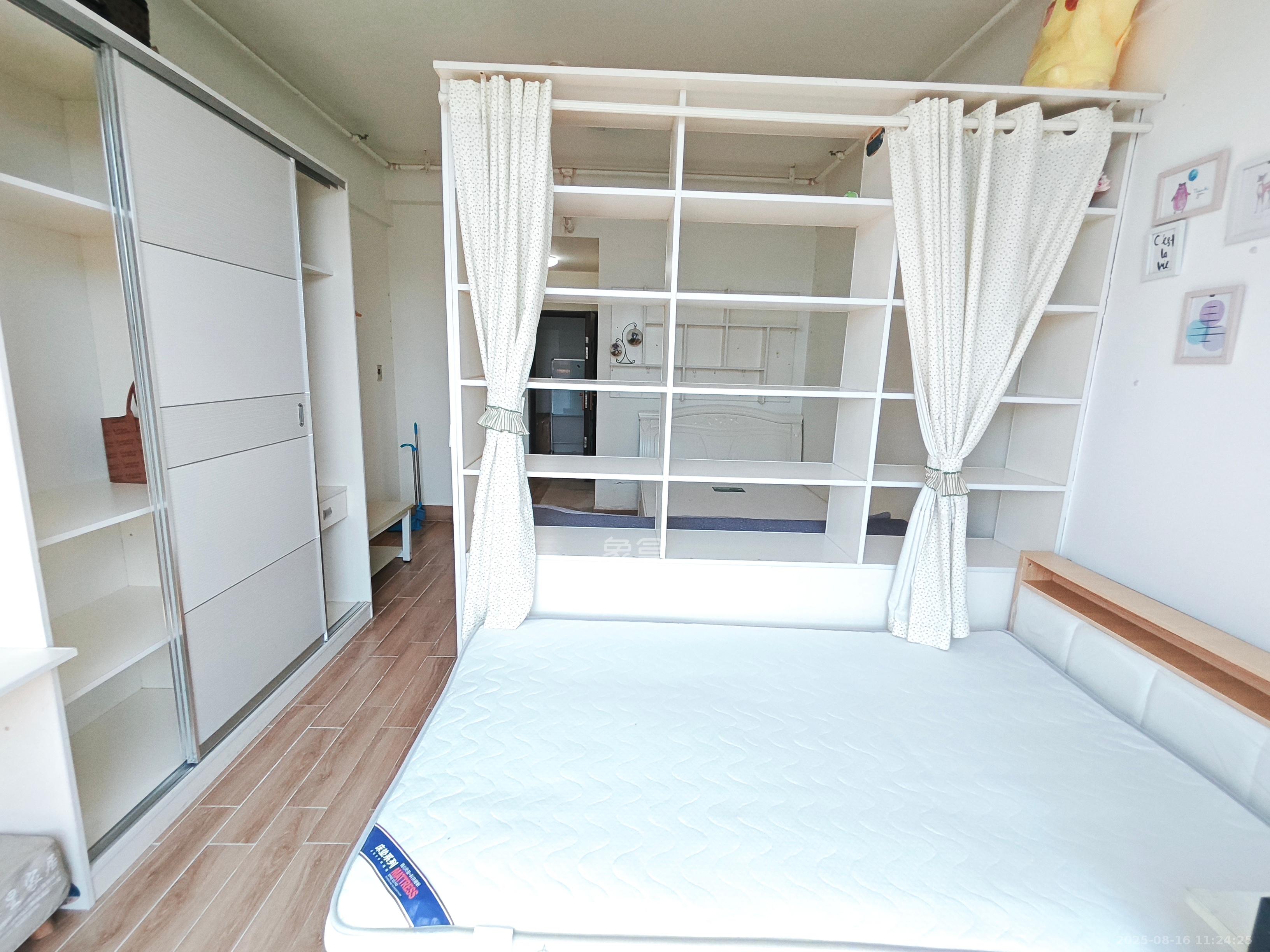 金茂梅溪湖 1室1厅1卫 1600.0元/月 金茂梅溪湖 1室1厅1卫 1600.0元/月室内图