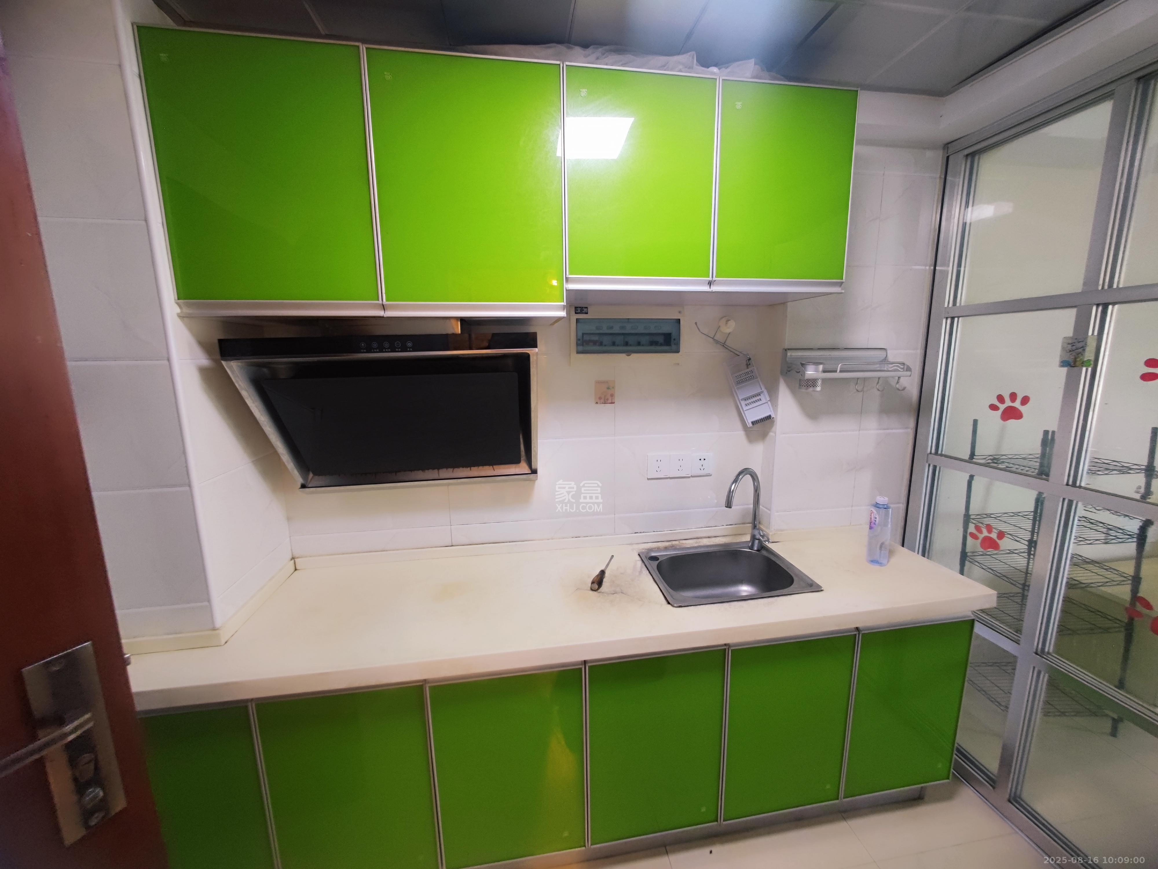 时代公馆 1室1厅1卫 1300.0元/月 时代公馆 1室1厅1卫 1300.0元/月室内图