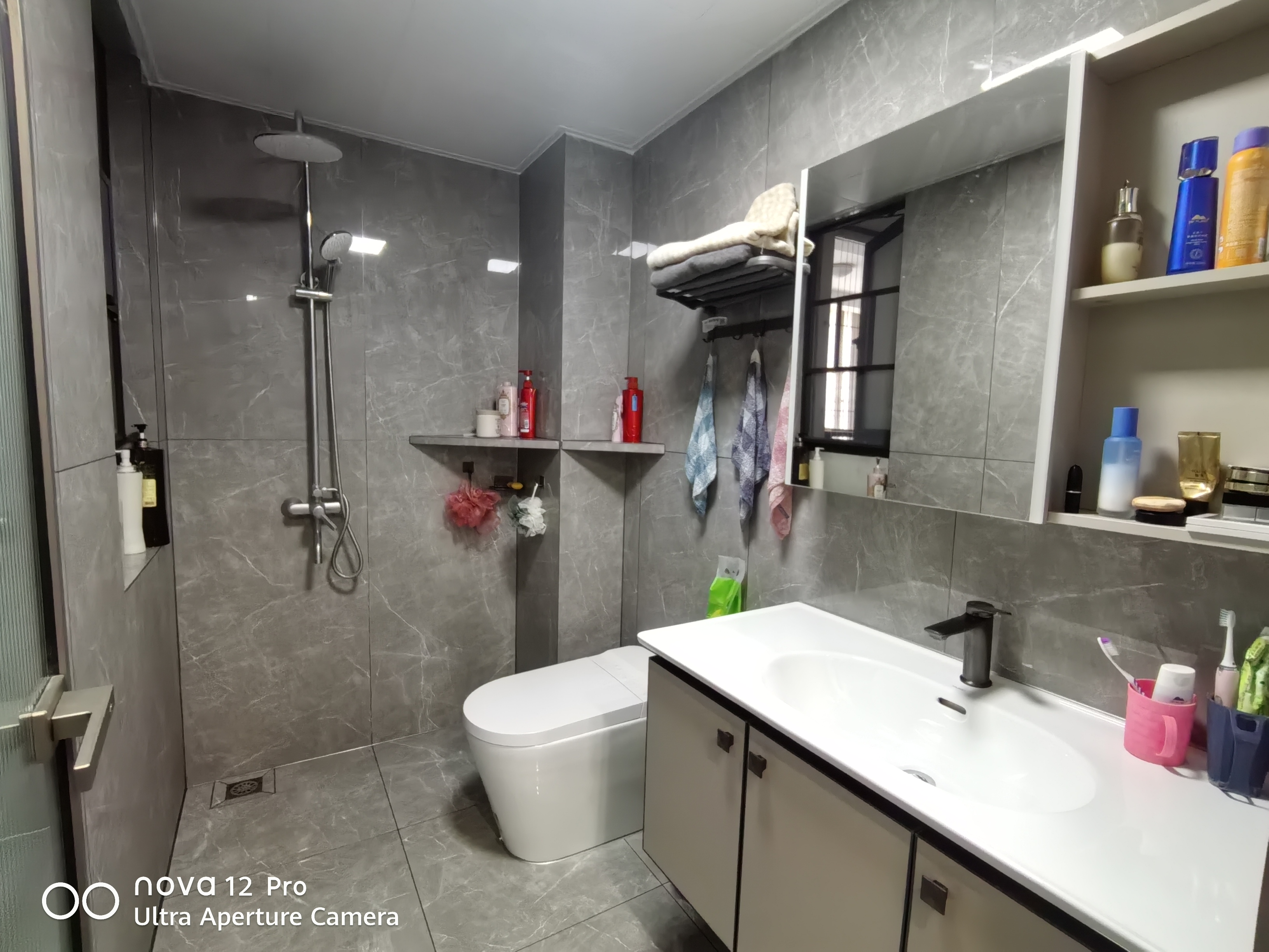 碧桂园正央时代  3室2厅2卫    2400.0元/月室内图