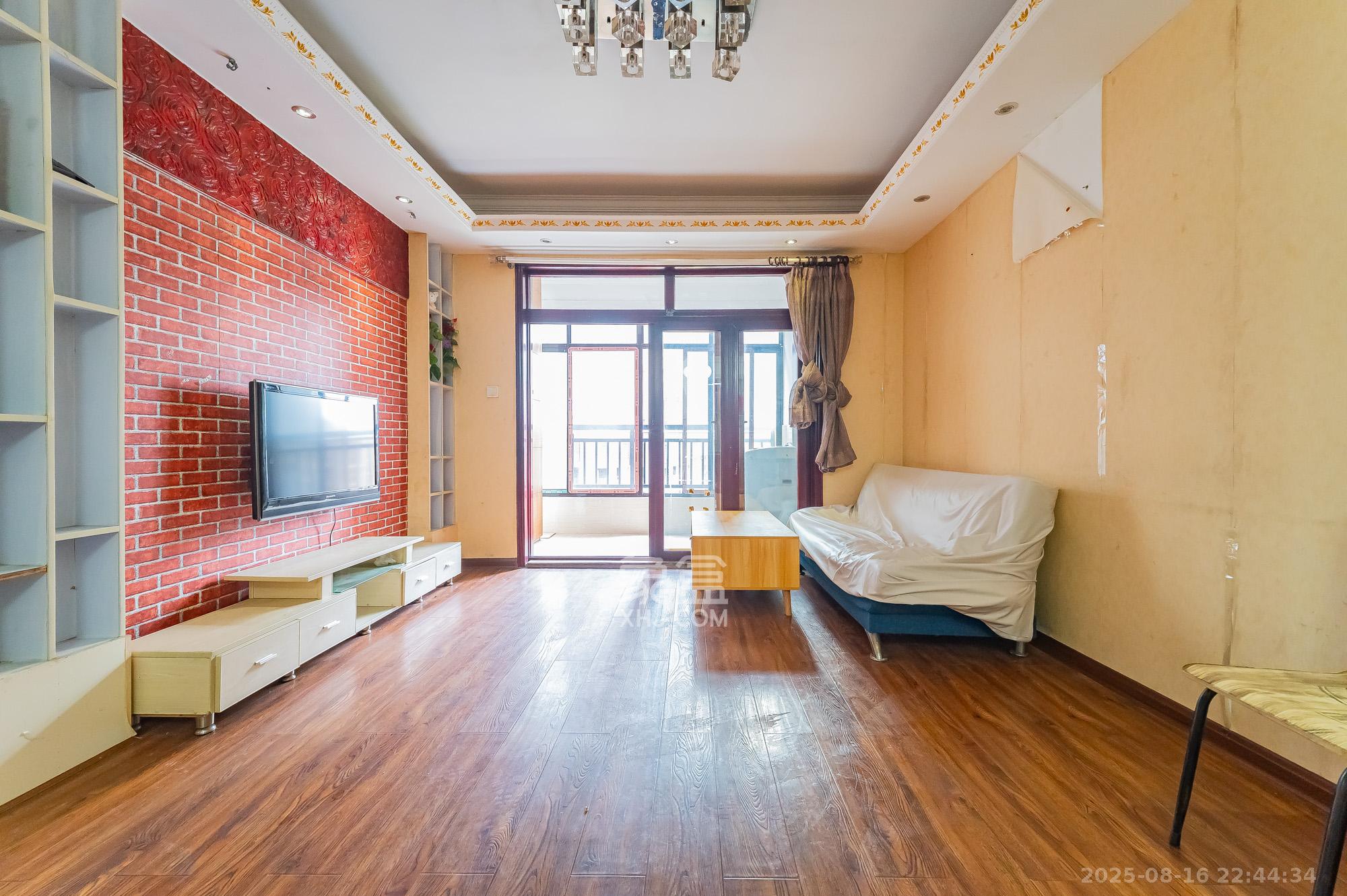 东方航标 2室2厅1卫 49.8万 东方航标 2室2厅1卫 49.8万客厅