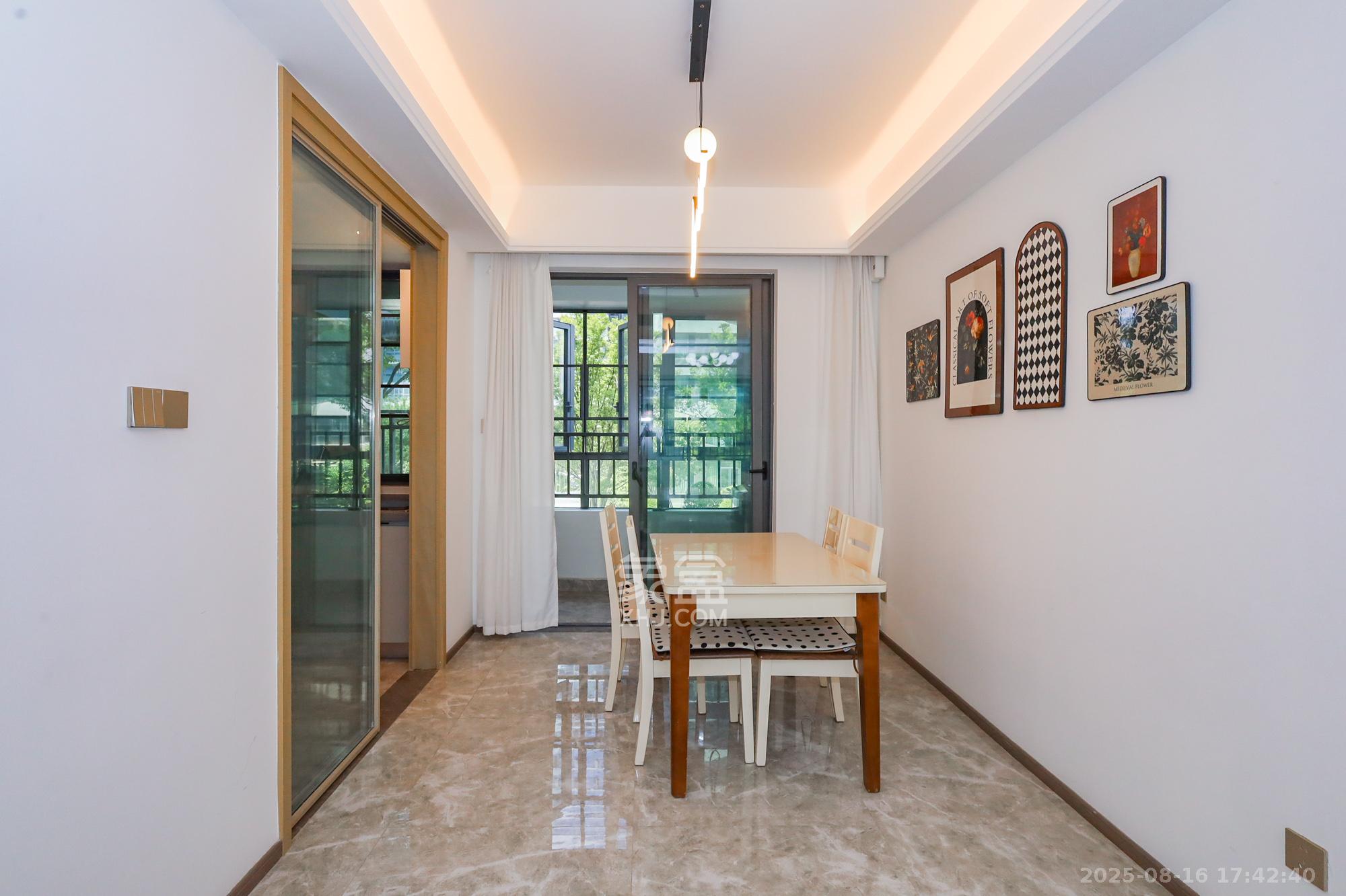 复地滨江金融中心  4室2厅2卫    228.0万其他