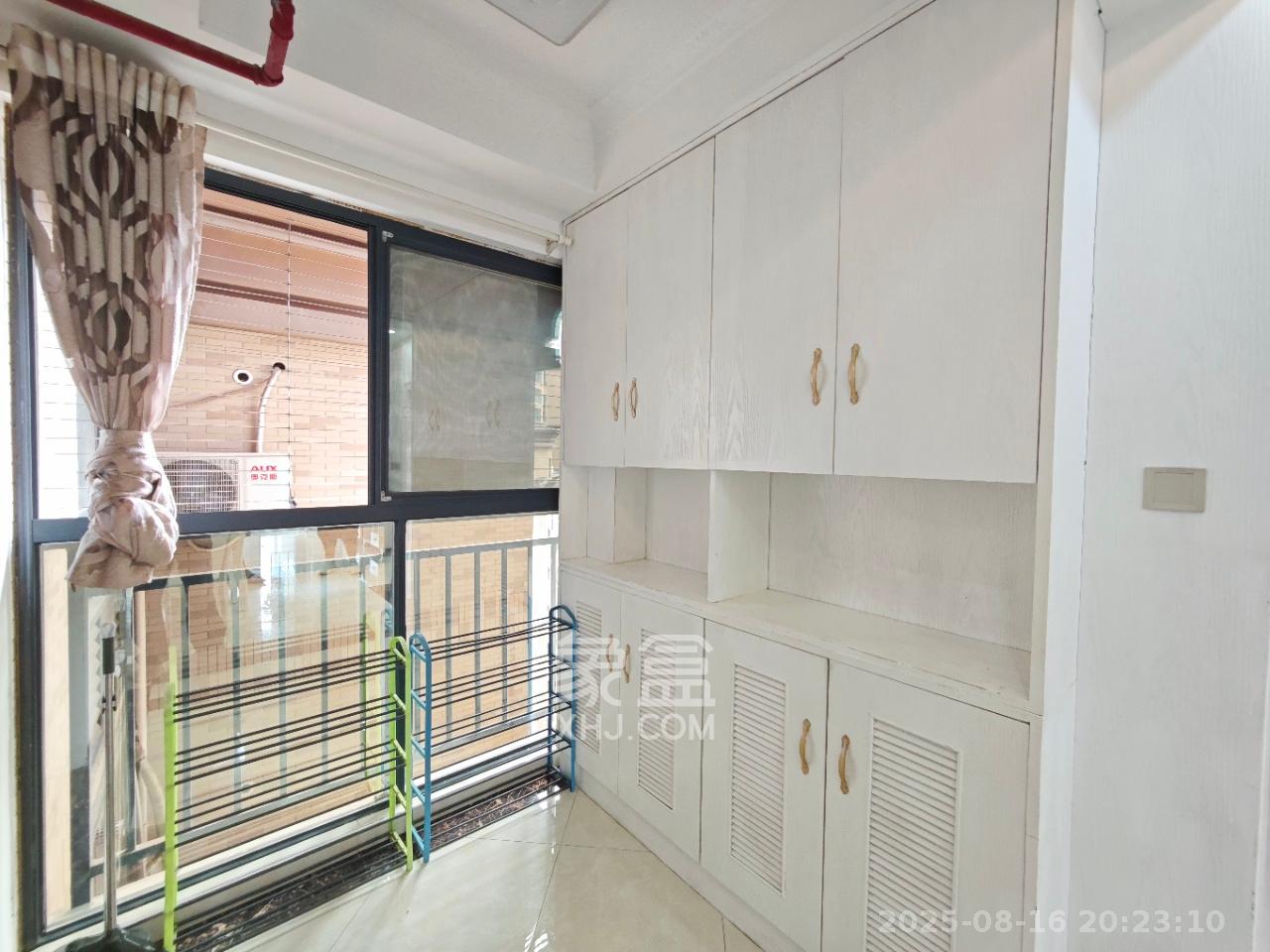 中南红领邦(红星嘉和苑) 3室2厅2卫 2400.0元/月 中南红领邦(红星嘉和苑) 3室2厅2卫 2400.0元/月室内图