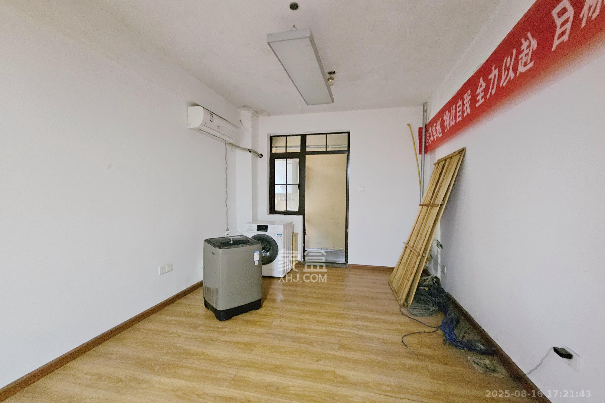 融科檀香山(融科紫檀、香山国际) 4室2厅1卫 4000.0元/月 融科檀香山(融科紫檀、香山国际) 4室2厅1卫 4000.0元/月室内图