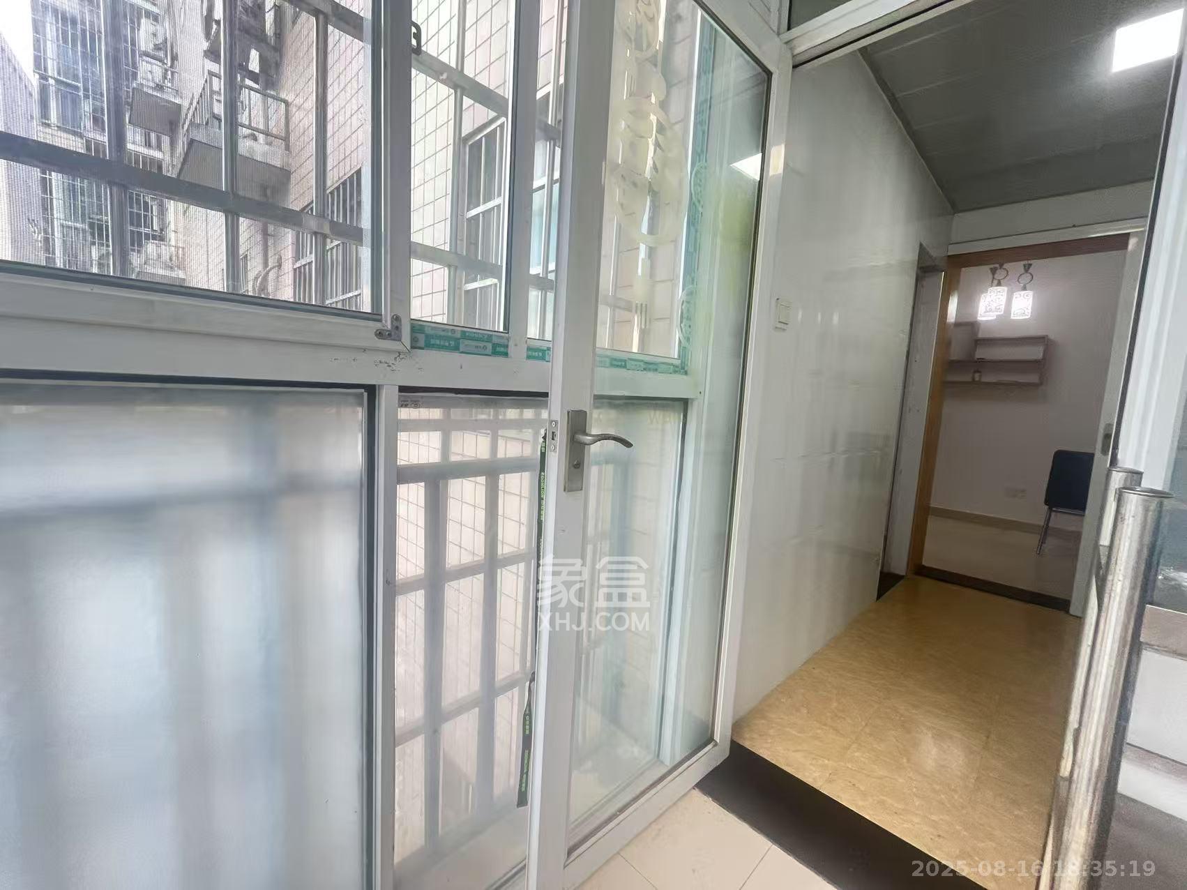 麓谷锦和园  3室2厅1卫   2300.00元/月室内图