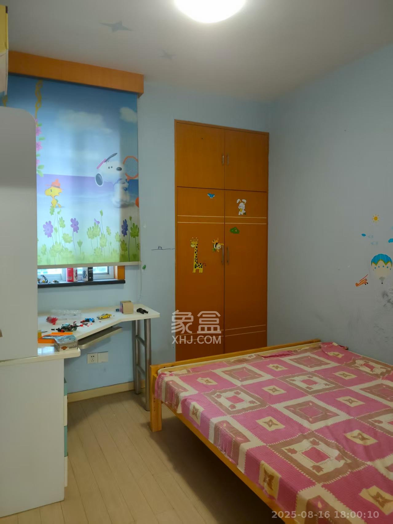 四方小区 3室2厅2卫 2200.0元/月 四方小区 3室2厅2卫 2200.0元/月室内图