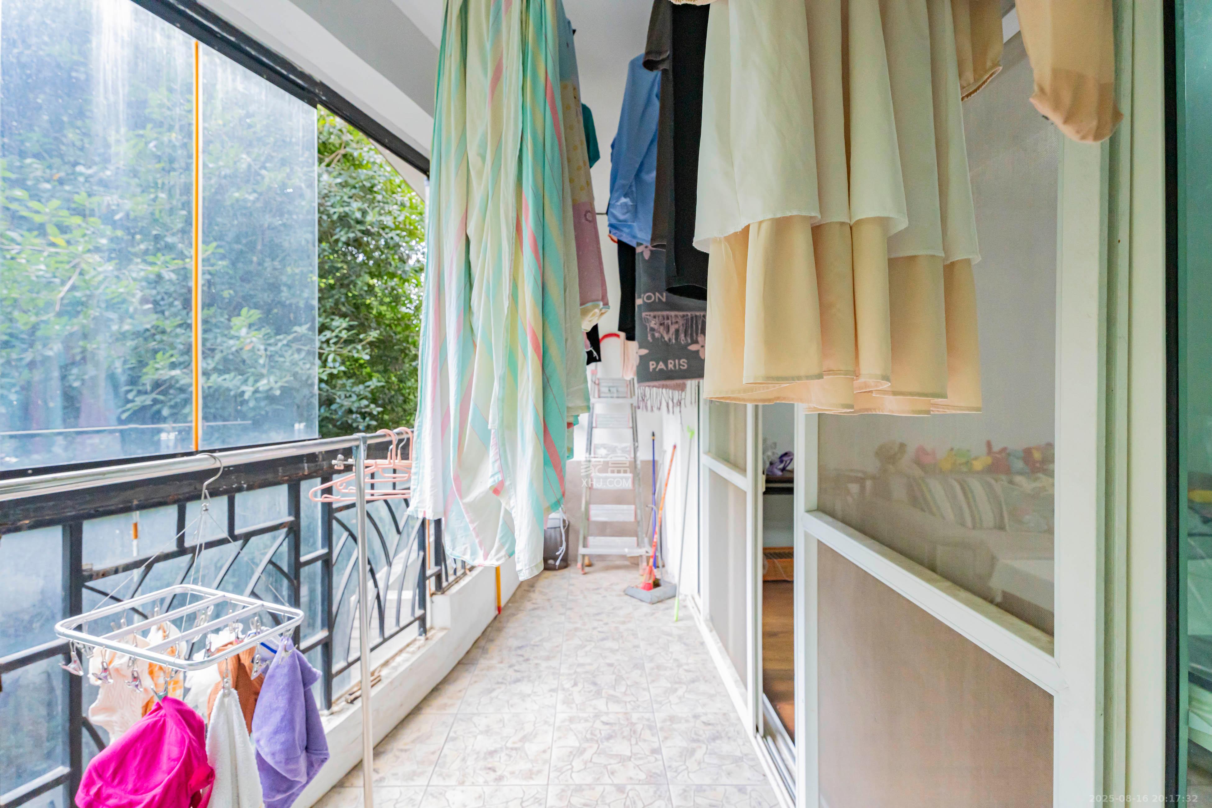 左岸春天  4室2厅2卫    130.0万 左岸春天  4室2厅2卫    130.0万阳台