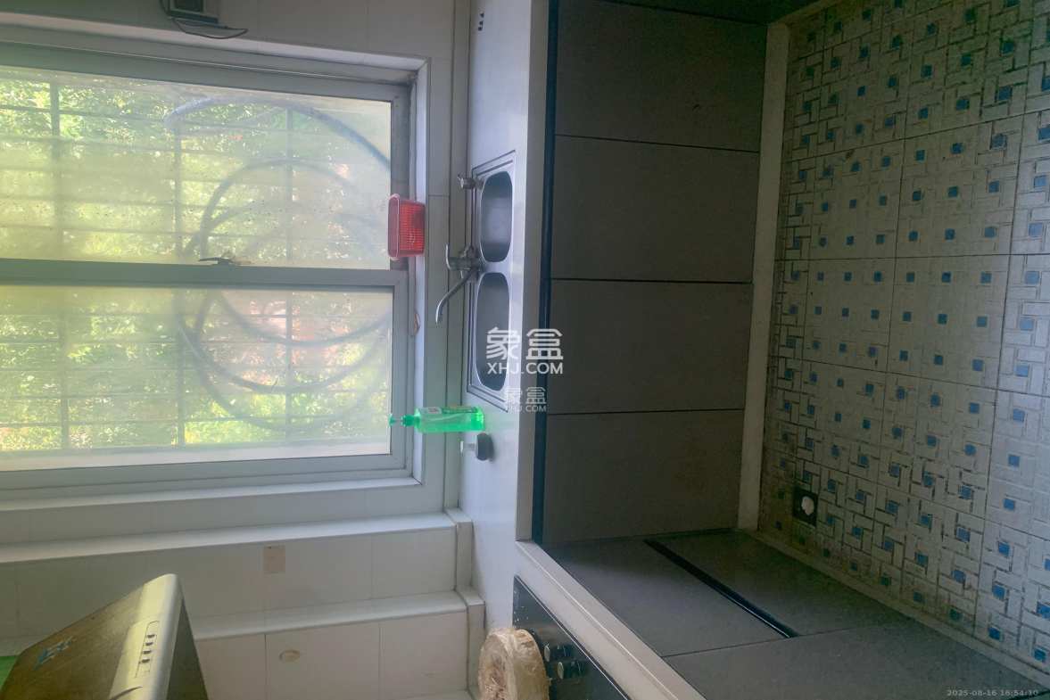 榔梨综合市场  2室2厅1卫    1400.0元/月 榔梨综合市场  2室2厅1卫    1400.0元/月室内图