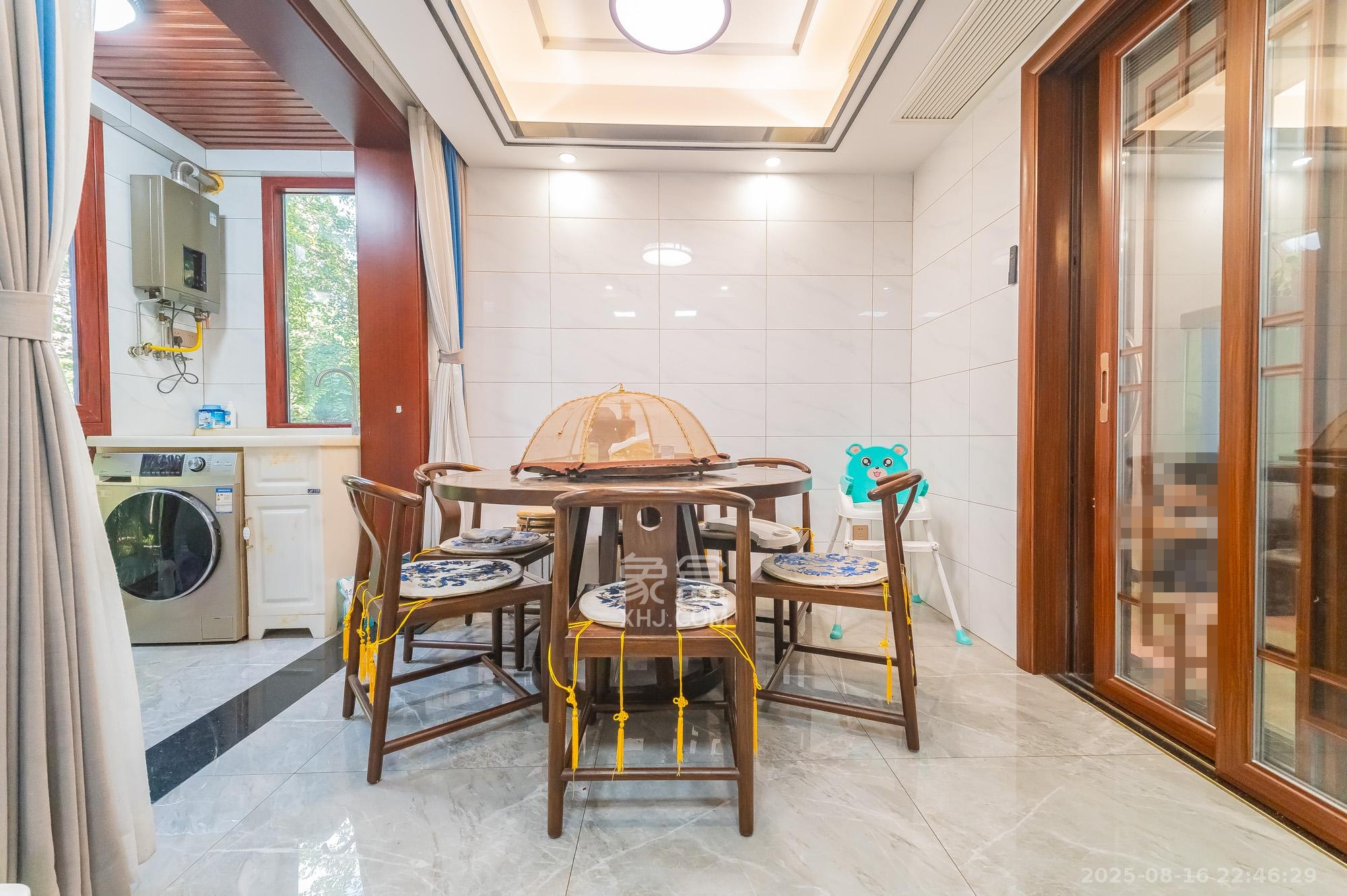 星湖湾二期洋房  4室2厅2卫    171.8万 星湖湾二期洋房  4室2厅2卫    171.8万厨房