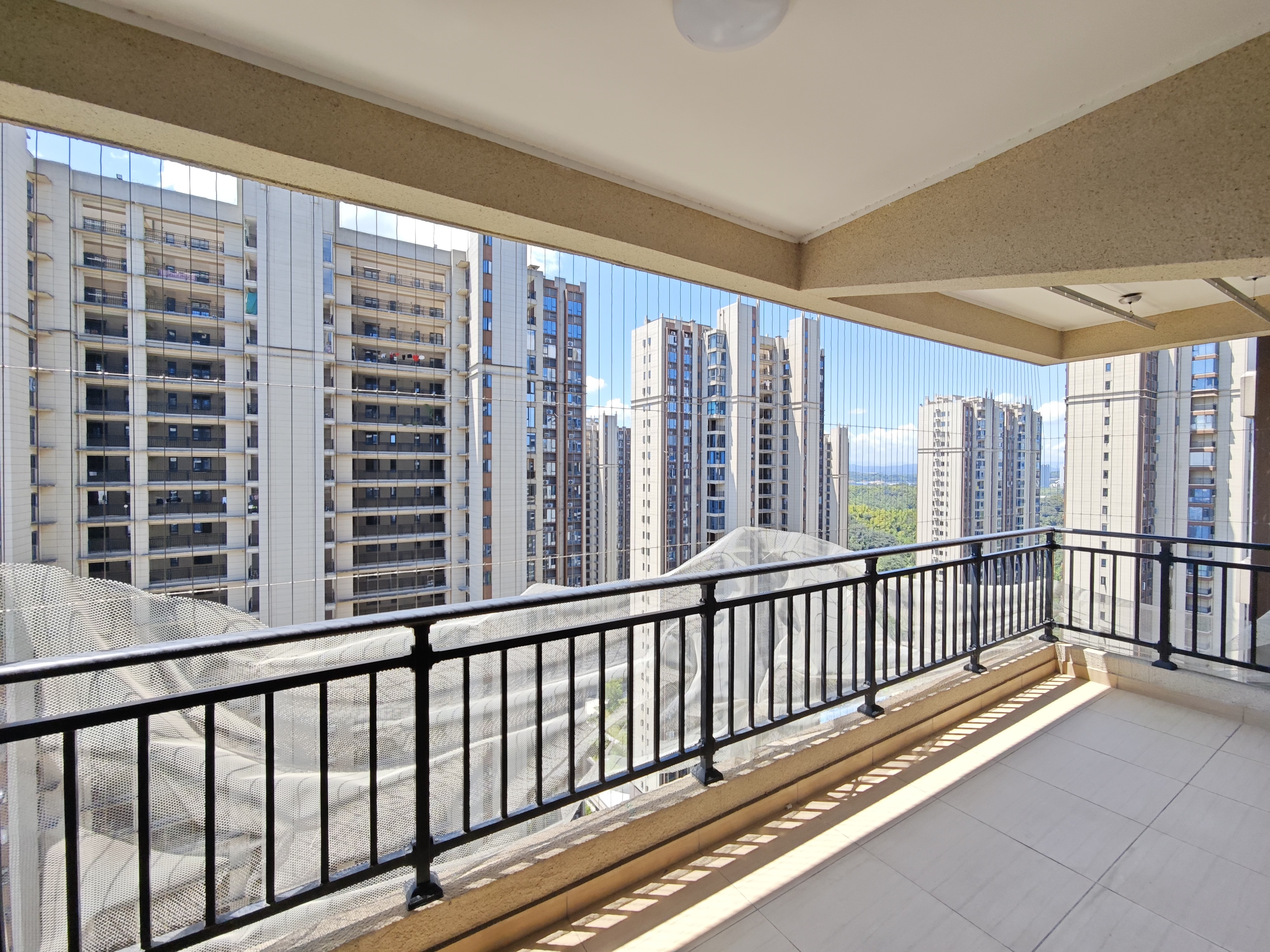 碧桂园梓山府 3室2厅1卫 2000.0元/月 碧桂园梓山府 3室2厅1卫 2000.0元/月室内图