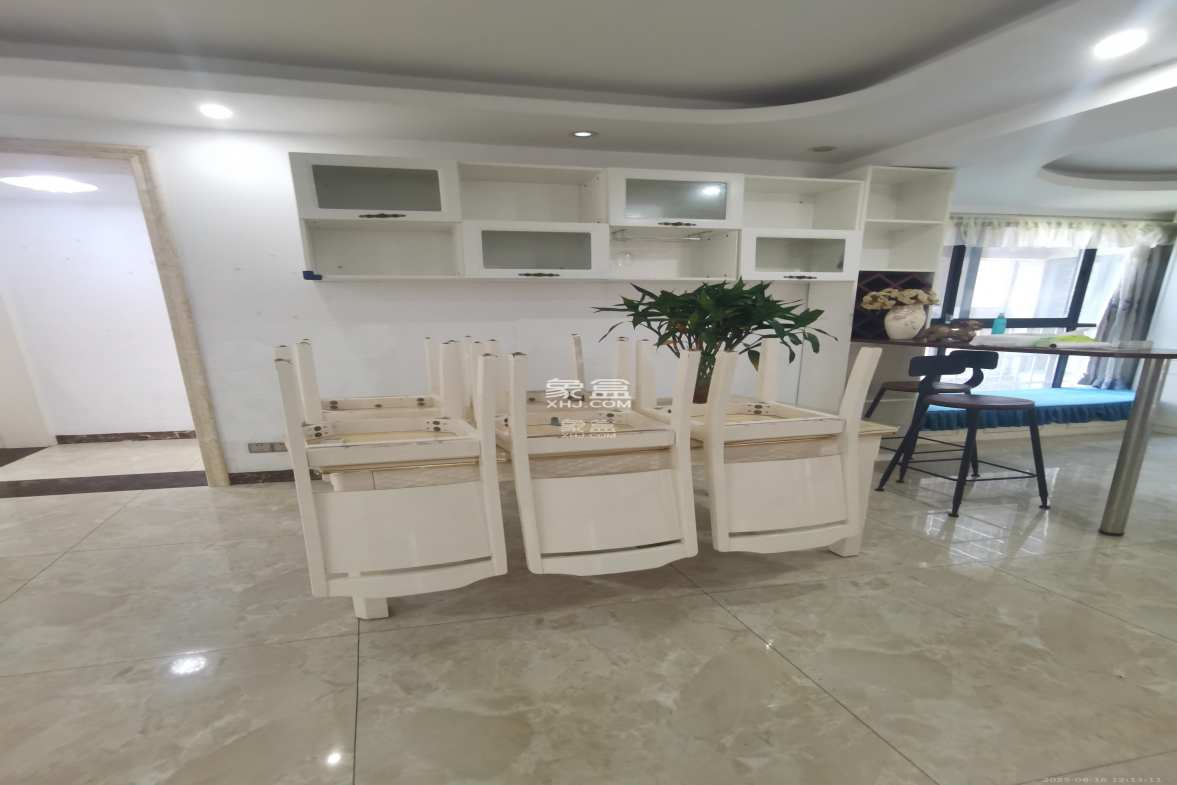 鑫远御文台一期  3室2厅2卫    3100.0元/月 鑫远御文台一期  3室2厅2卫    3100.0元/月室内图