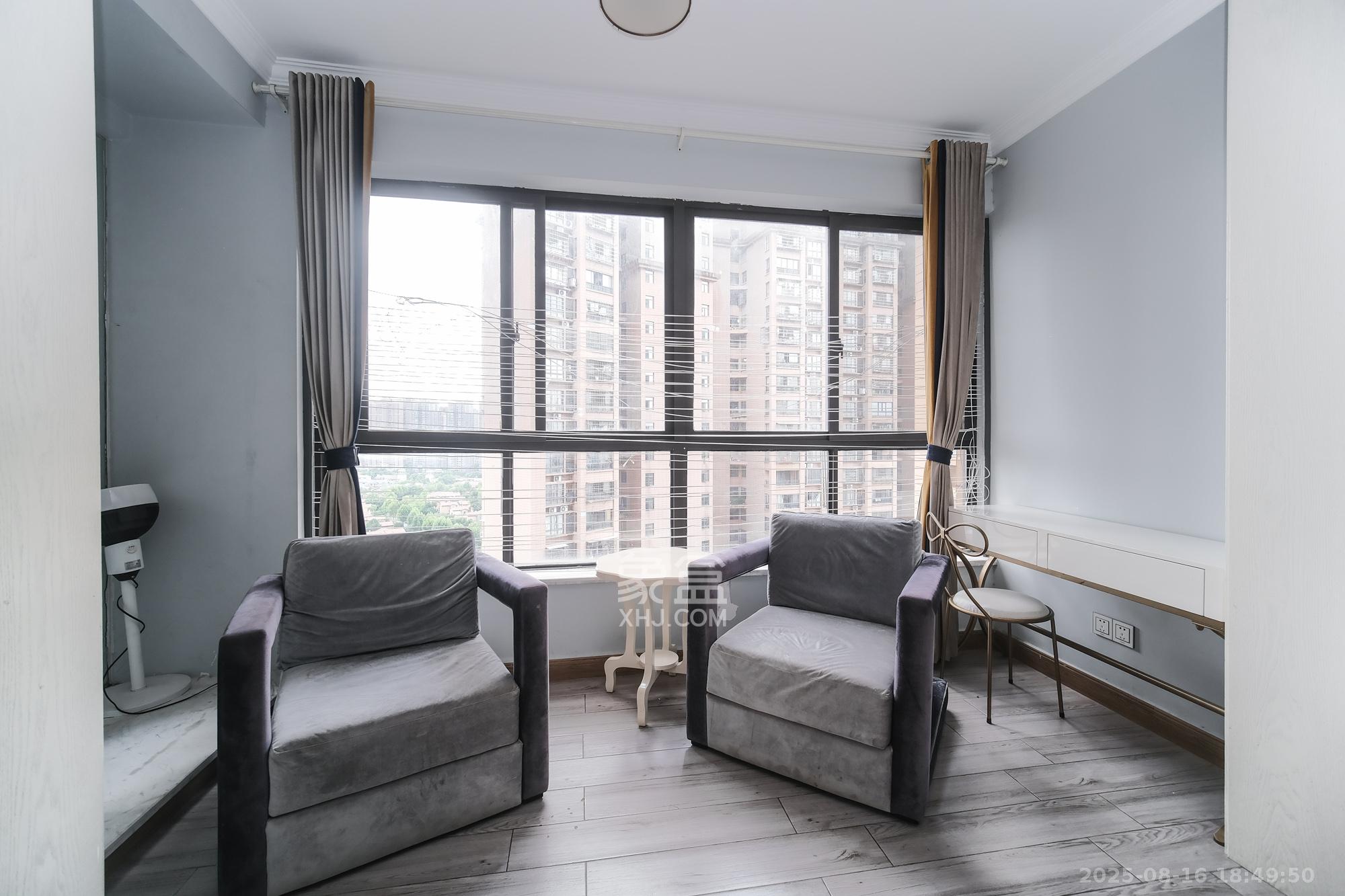 好望谷  4室2厅2卫    108.0万阳台