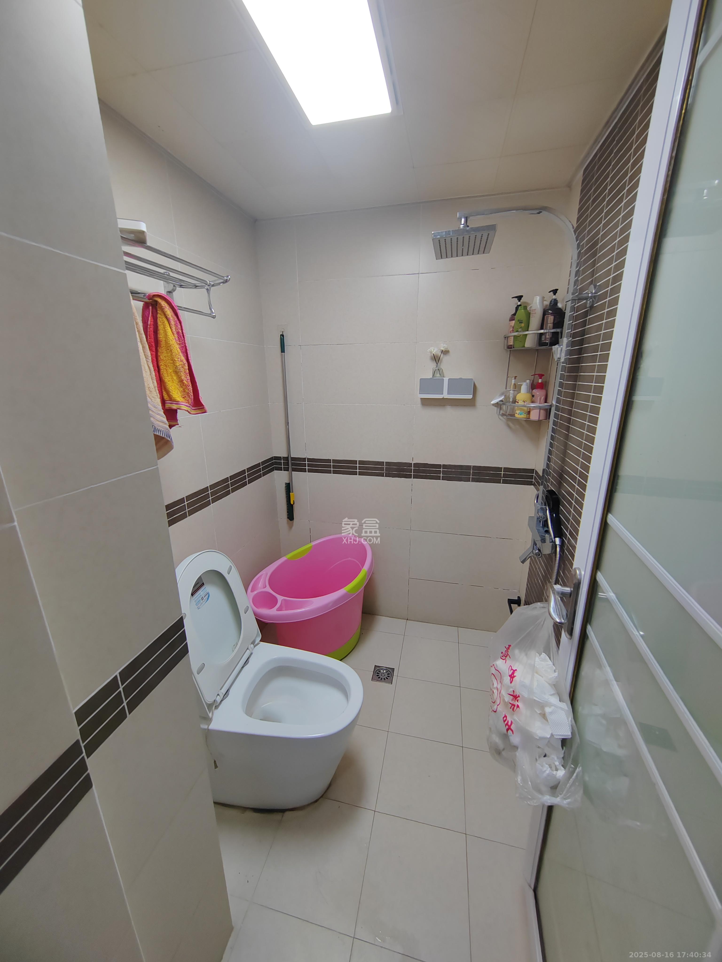 万国城（当代满庭春MOMA）三期  1室2厅2卫    1000.0元/月室内图