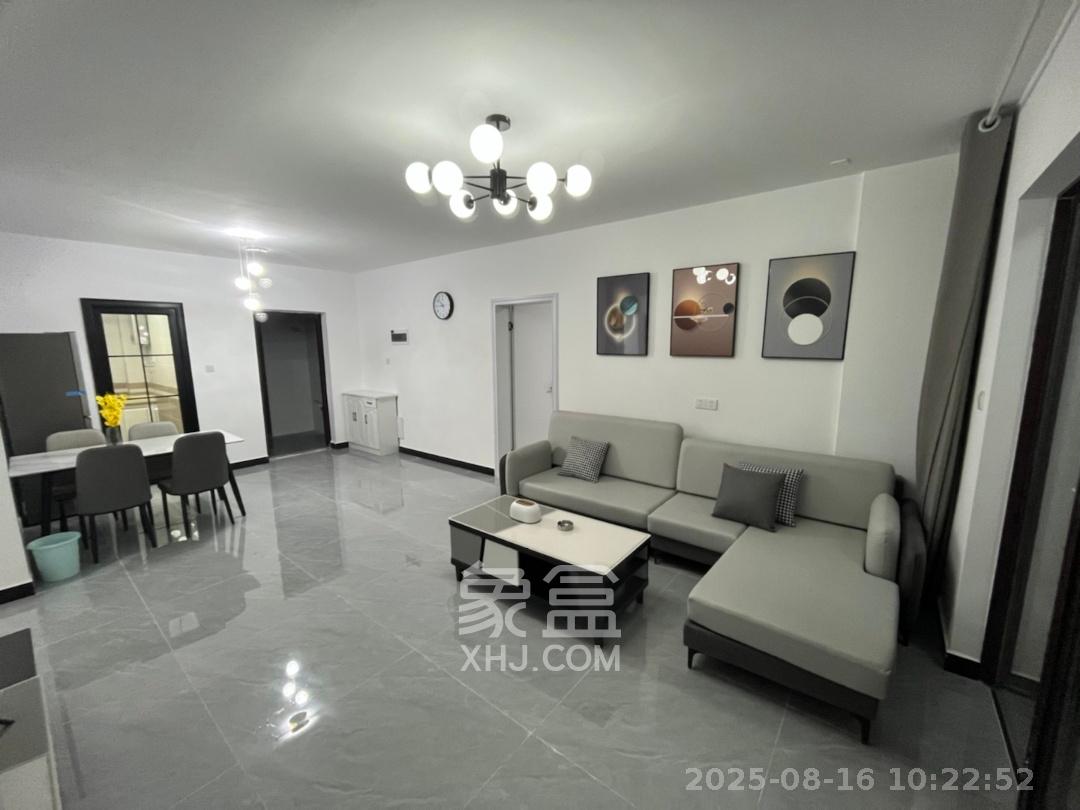 新长海广场  4室2厅2卫    3200.0元/月室内图1