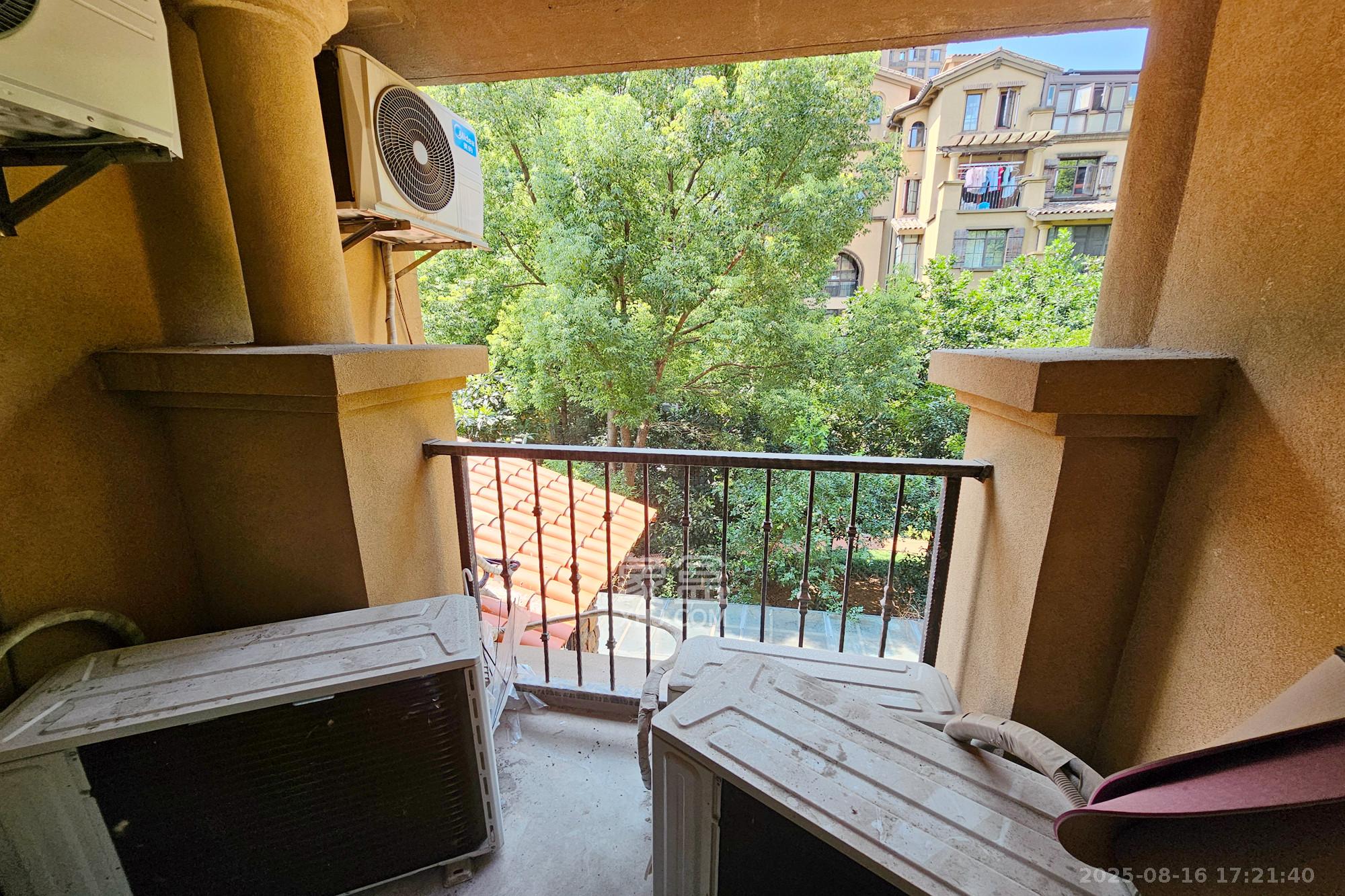 融科檀香山(融科紫檀、香山国际) 4室2厅1卫 4000.0元/月 融科檀香山(融科紫檀、香山国际) 4室2厅1卫 4000.0元/月室内图