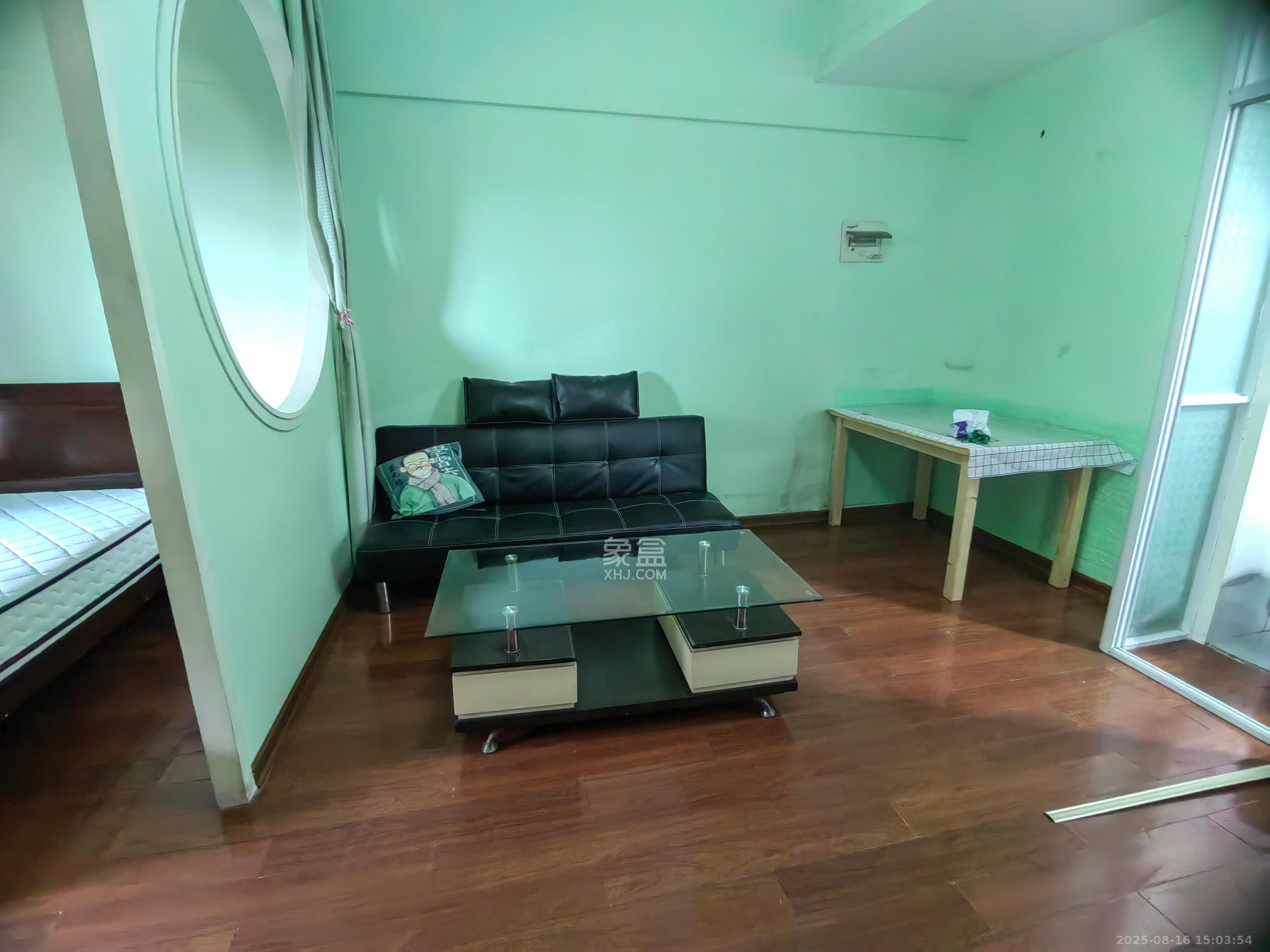 QQ生活馆  1室1厅1卫    1800.0元/月室内图