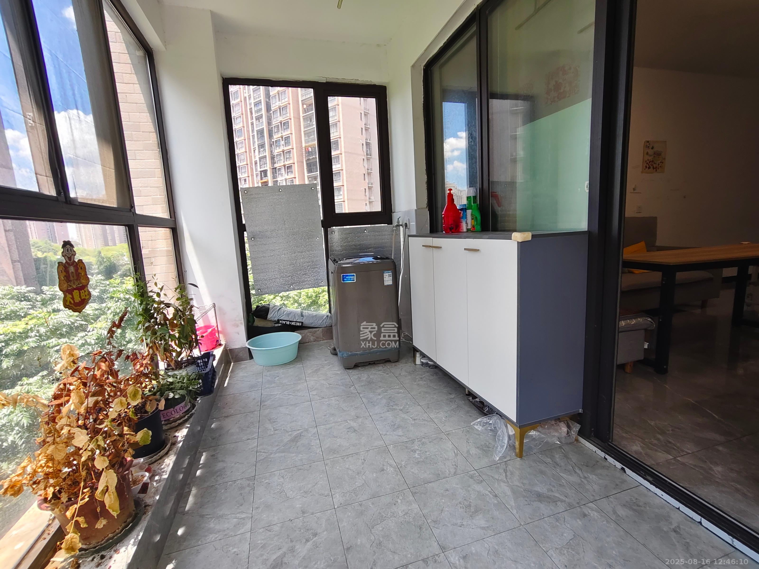 康桥长郡 3室2厅2卫 2300.0元/月 康桥长郡 3室2厅2卫 2300.0元/月室内图