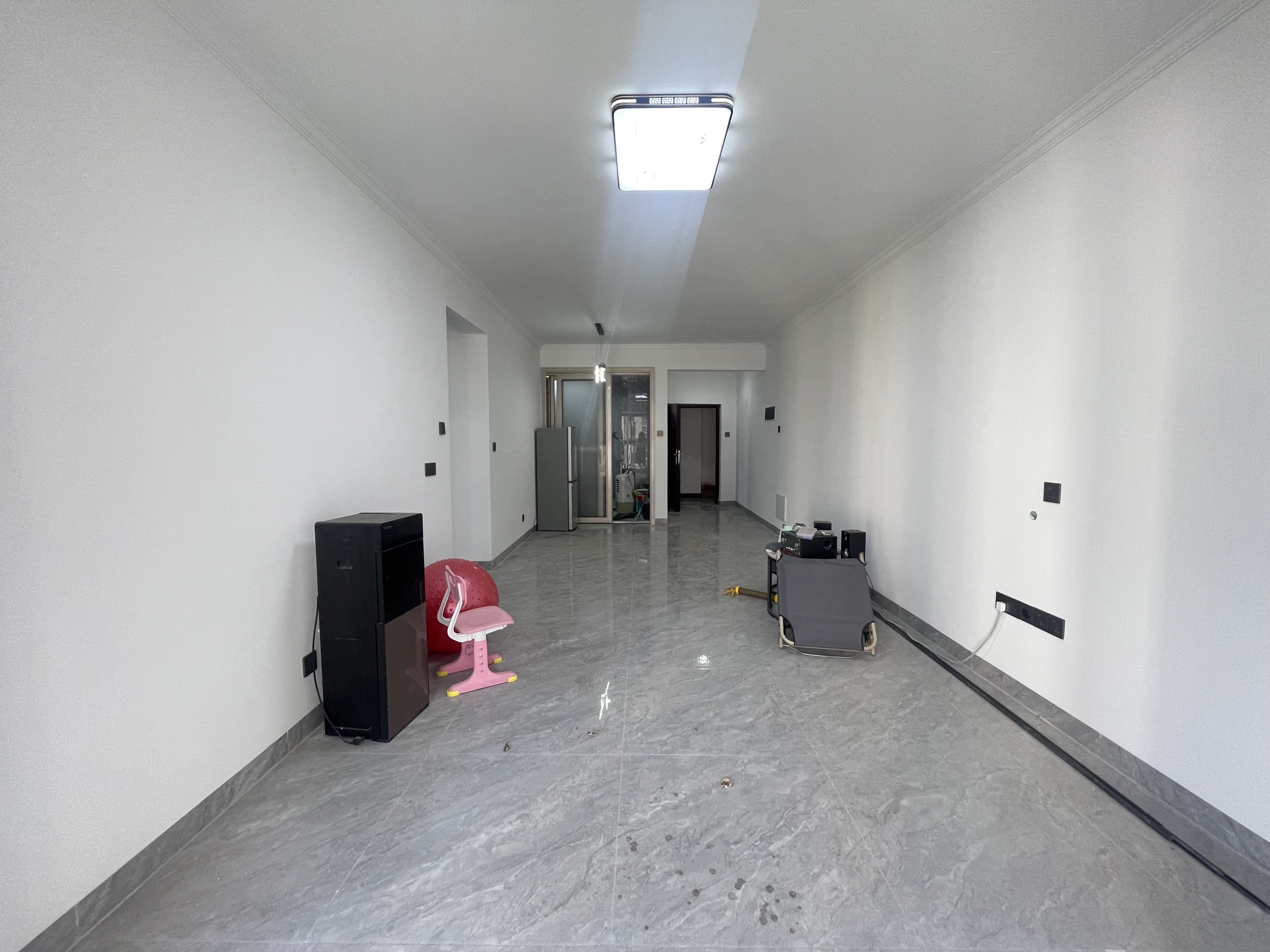 天空之眼-君天公馆 3室2厅2卫 1800.0元/月 天空之眼-君天公馆 3室2厅2卫 1800.0元/月室内图