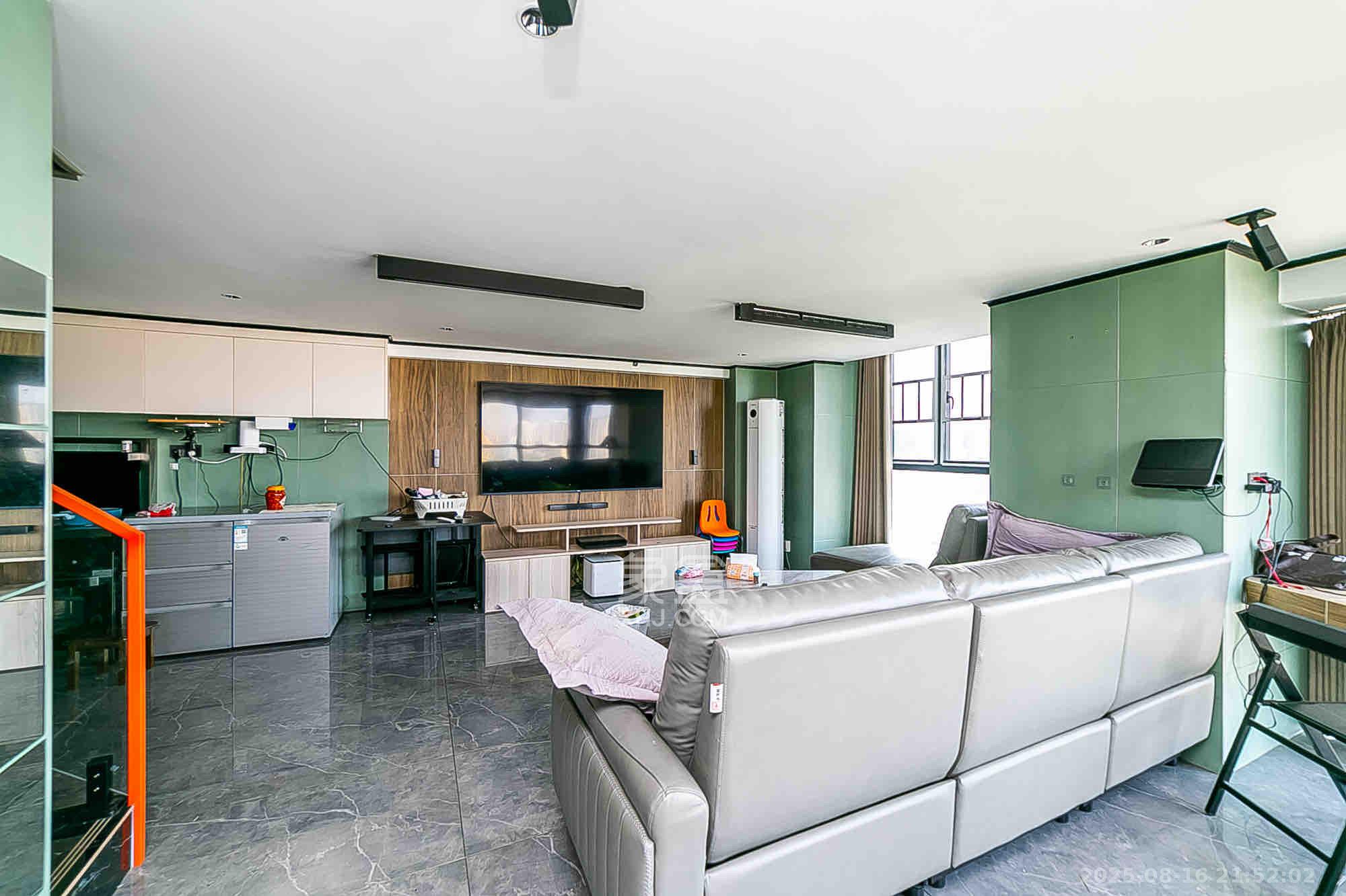 万润时光里  3室1厅2卫    4200.0元/月室内图